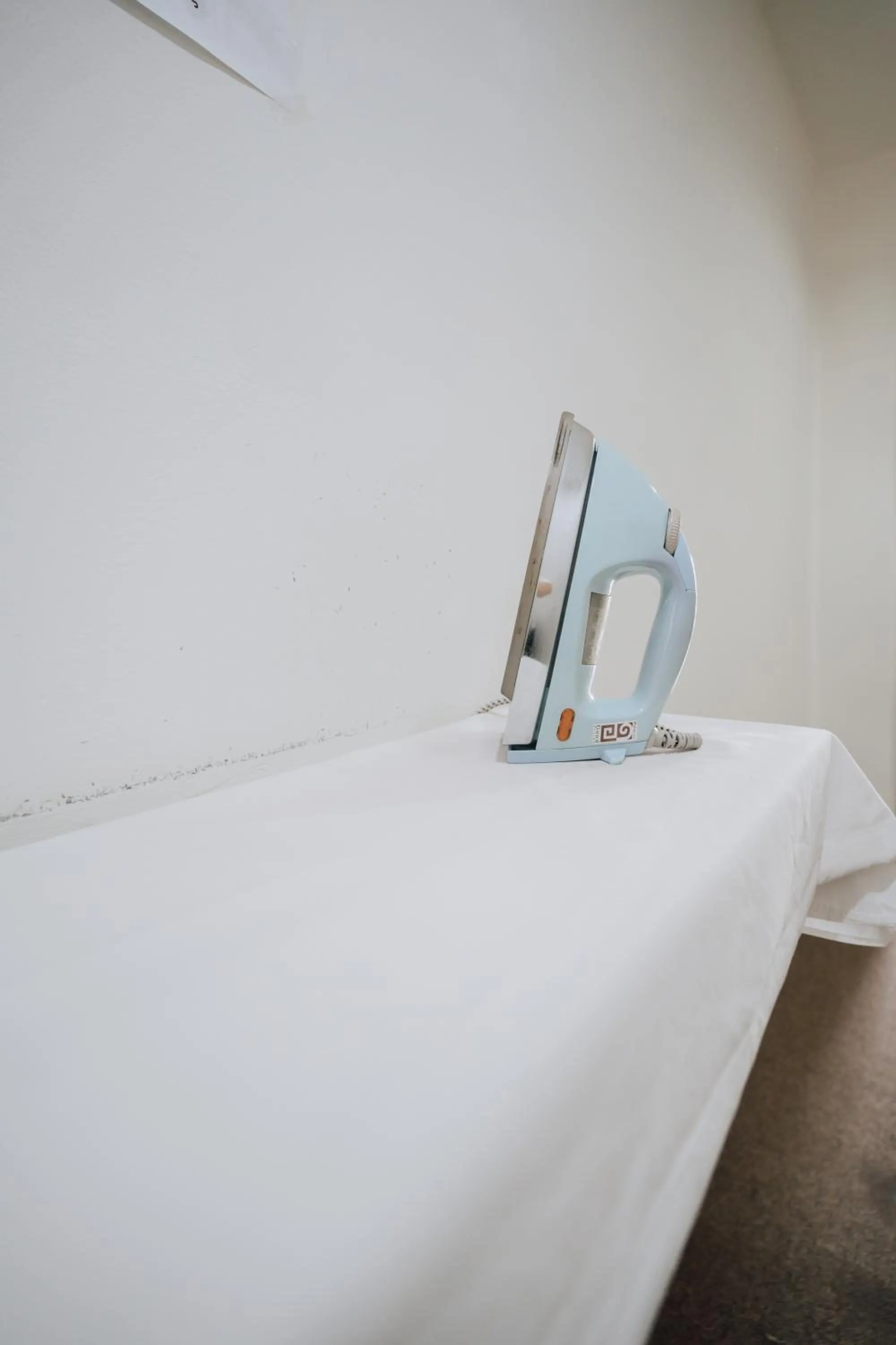 flat iron, Bed in ND Hotel Melaka