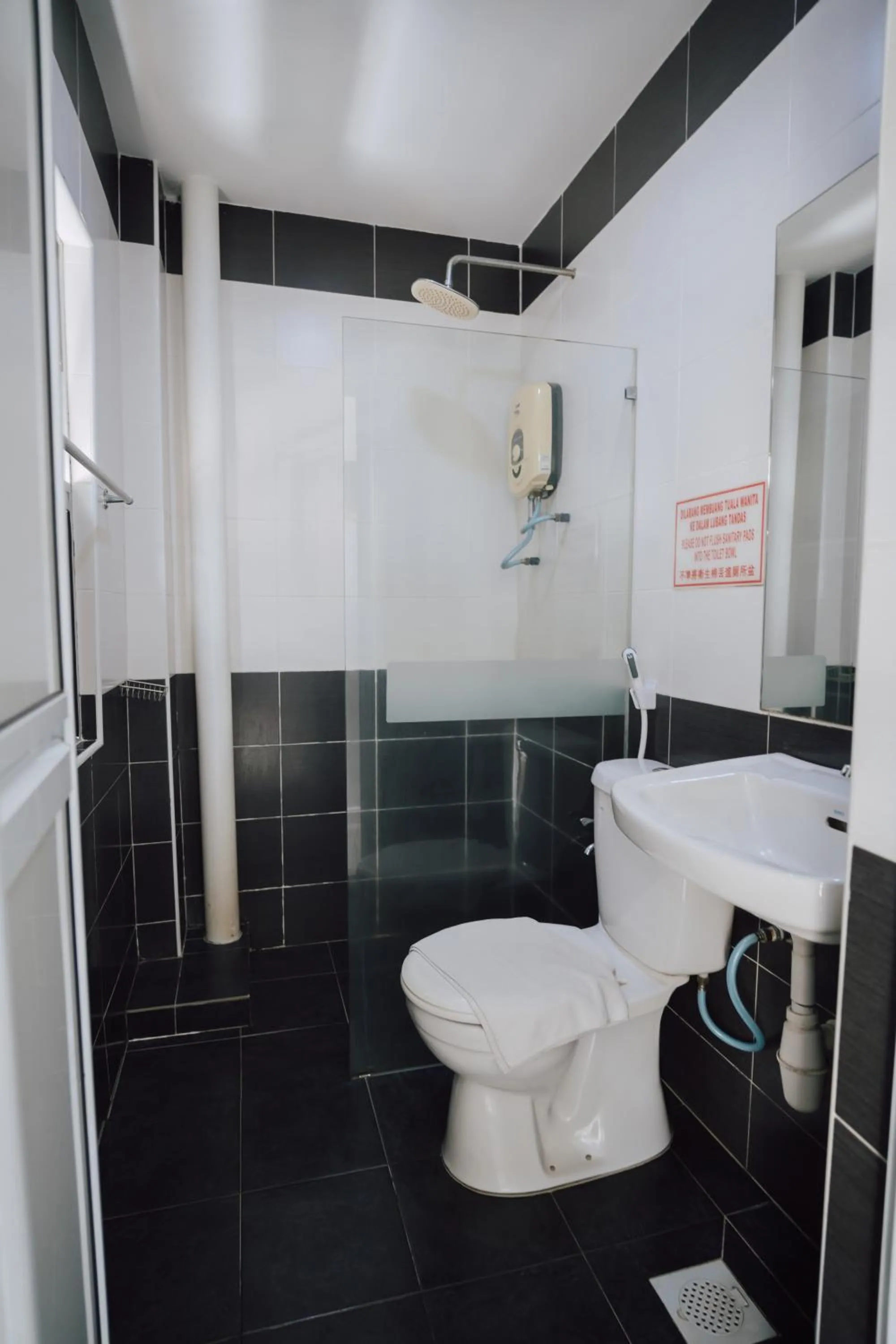 Toilet in ND Hotel Melaka