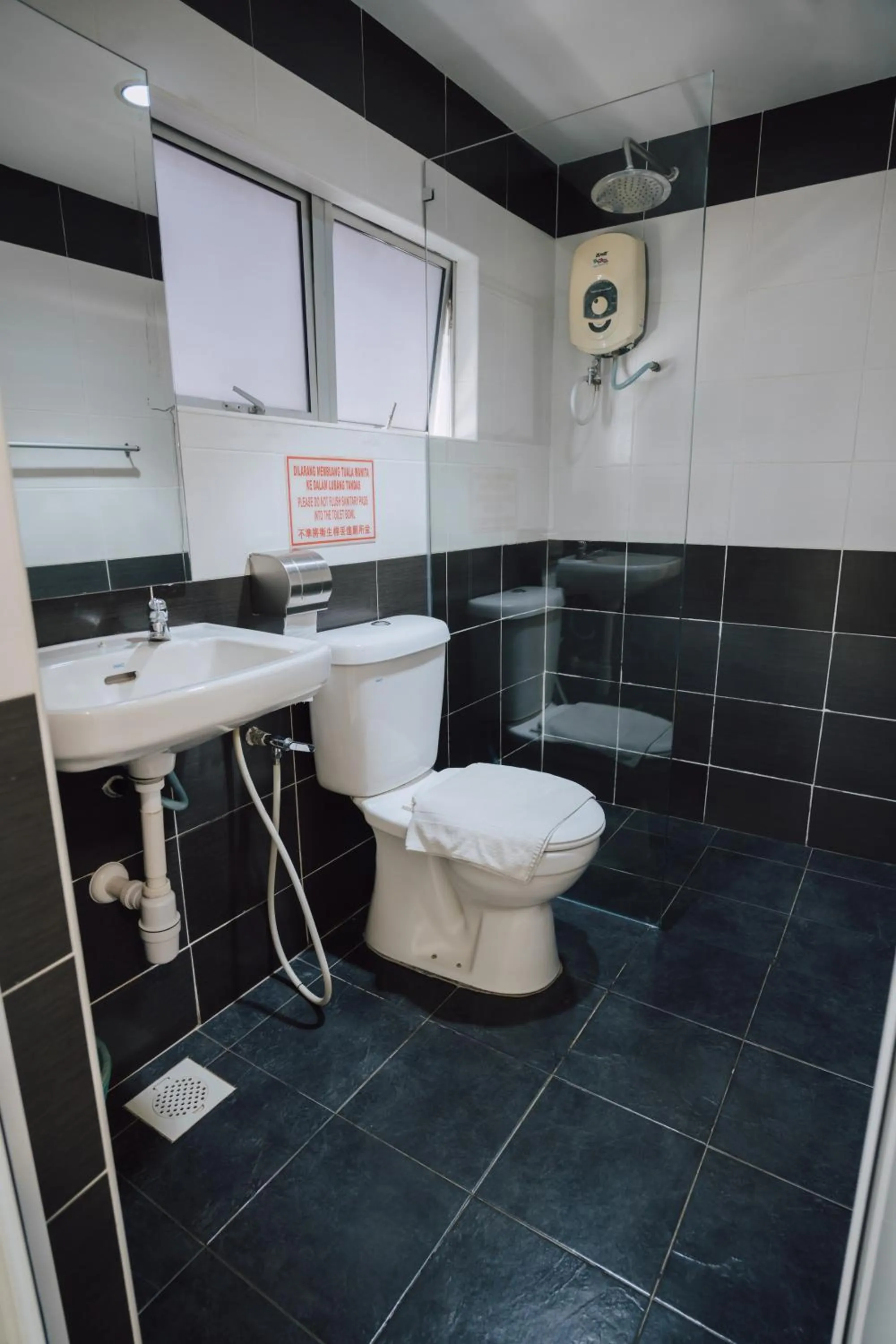 Toilet in ND Hotel Melaka