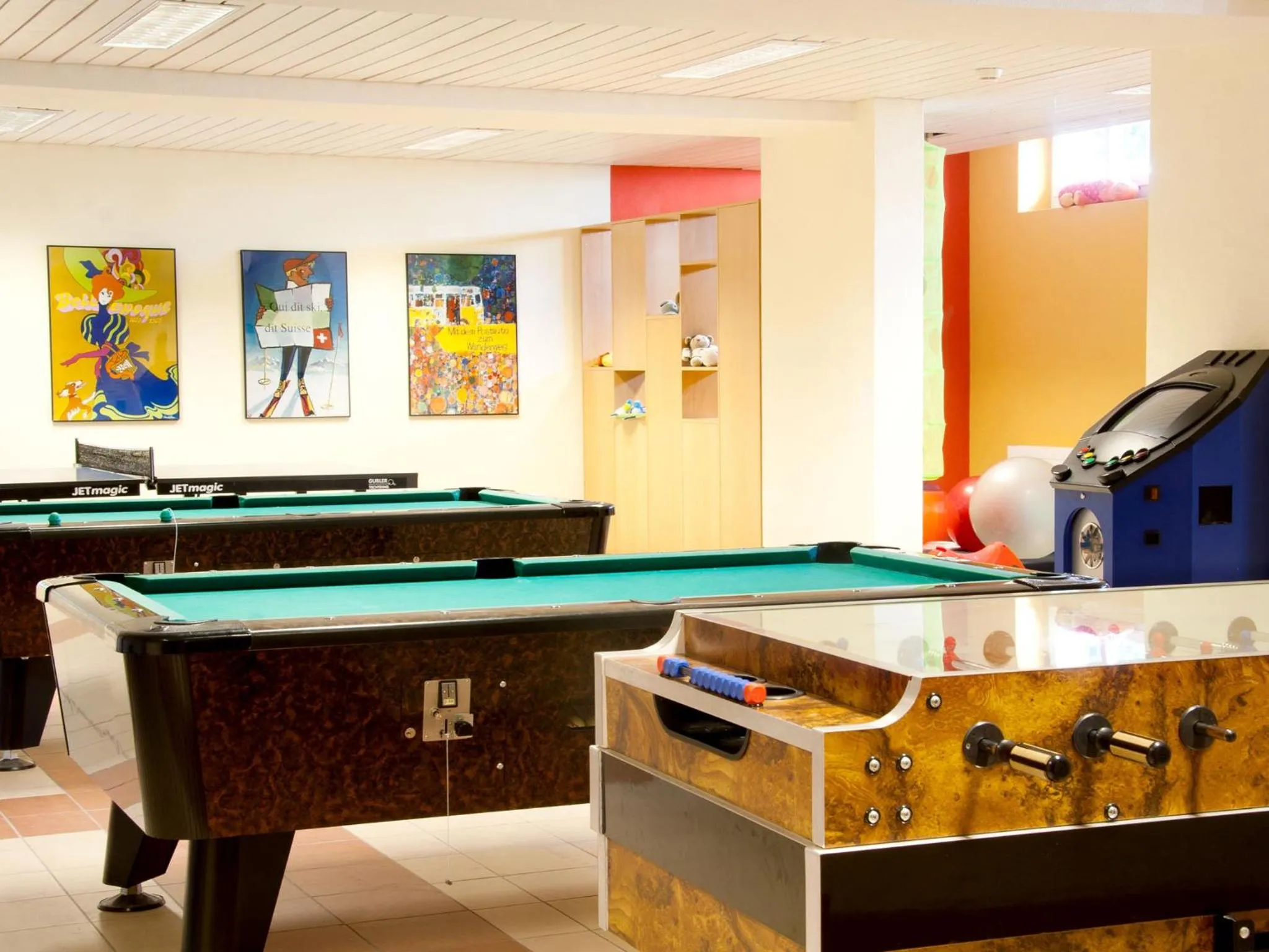 Billiard in Hotel Victoria Lauberhorn Wengen, a Faern Collection Hotel