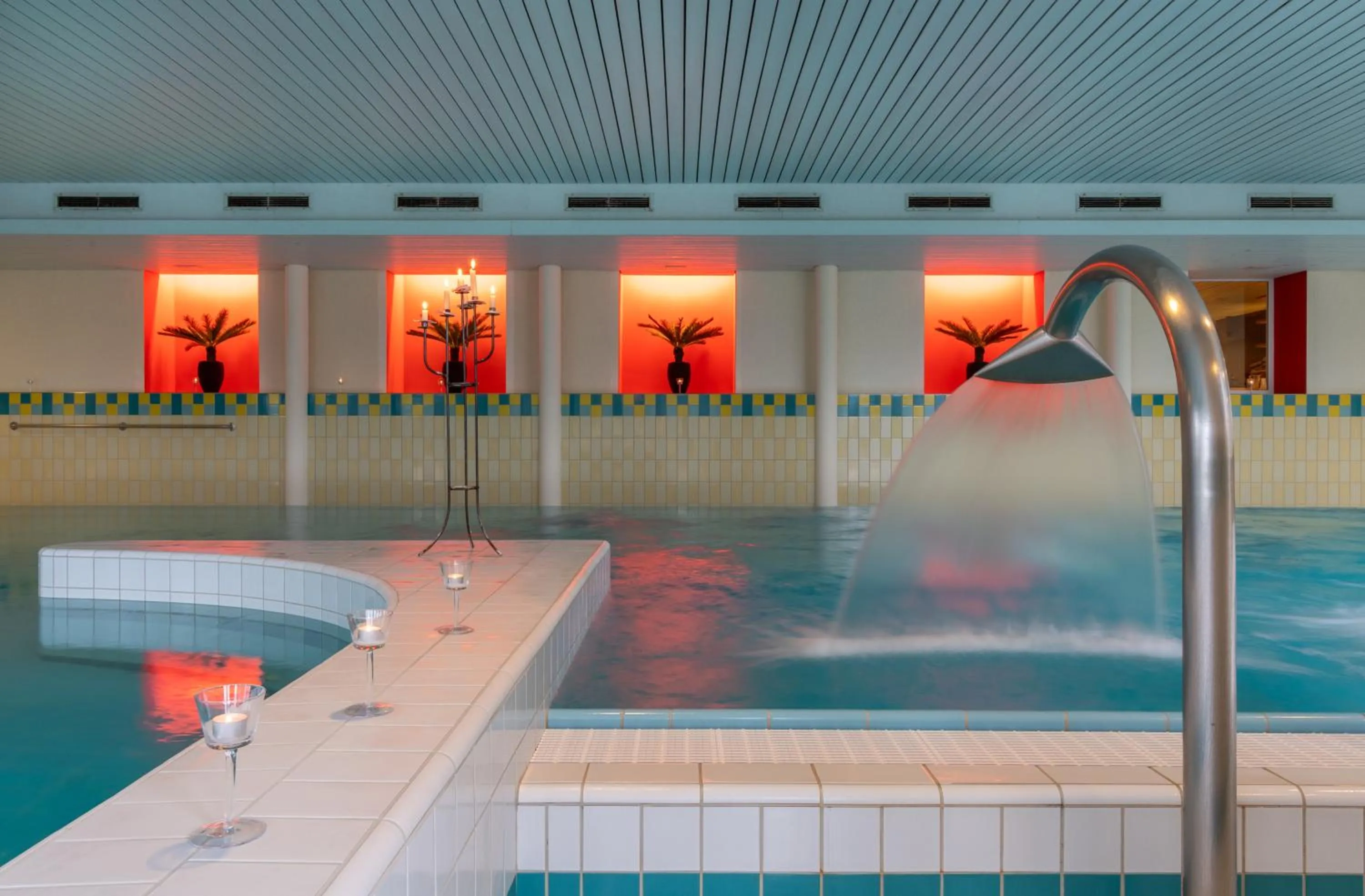 Swimming pool in Hotel Victoria Lauberhorn Wengen, a Faern Collection Hotel