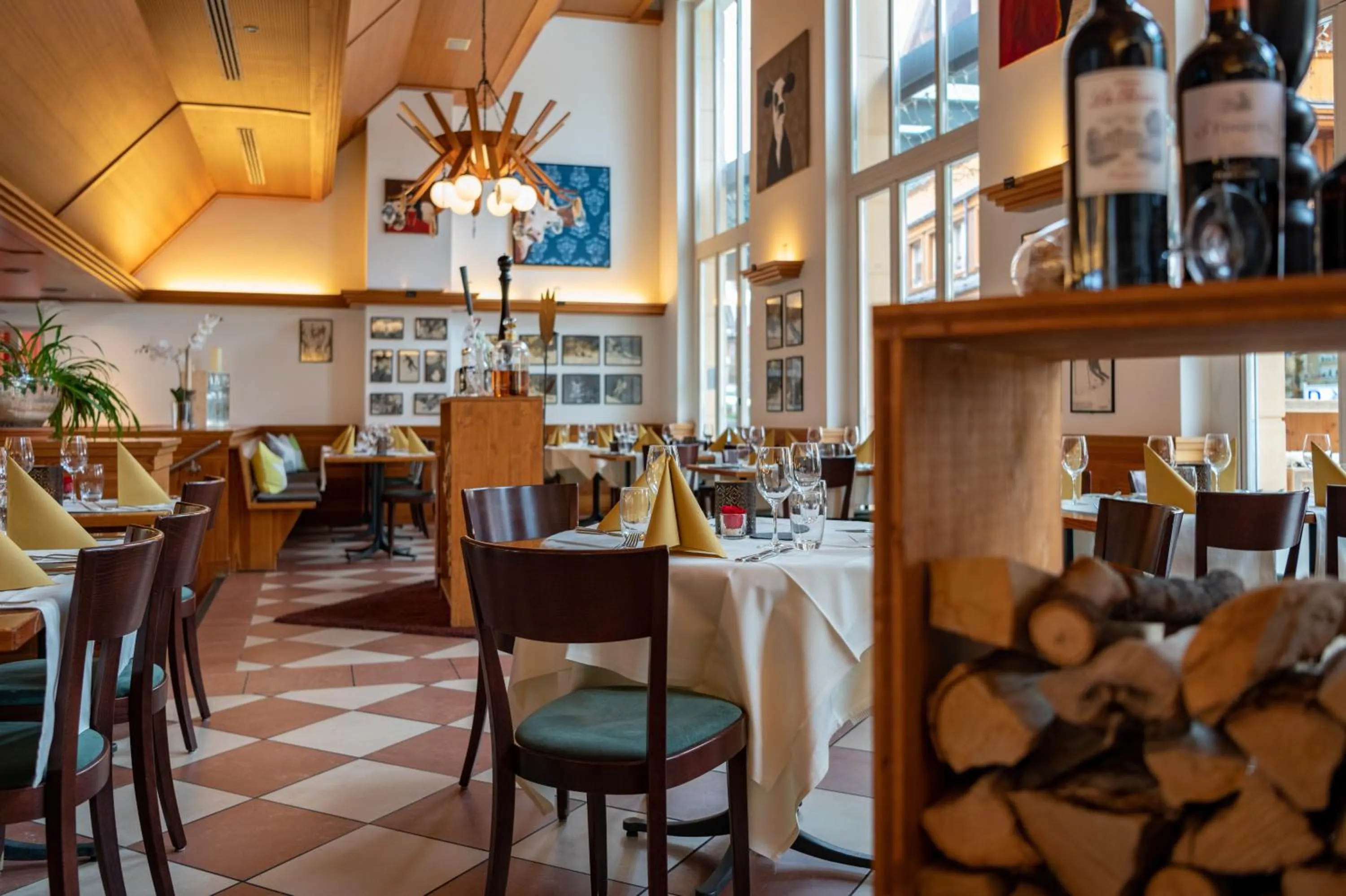 Restaurant/places to eat in Hotel Victoria Lauberhorn Wengen, a Faern Collection Hotel