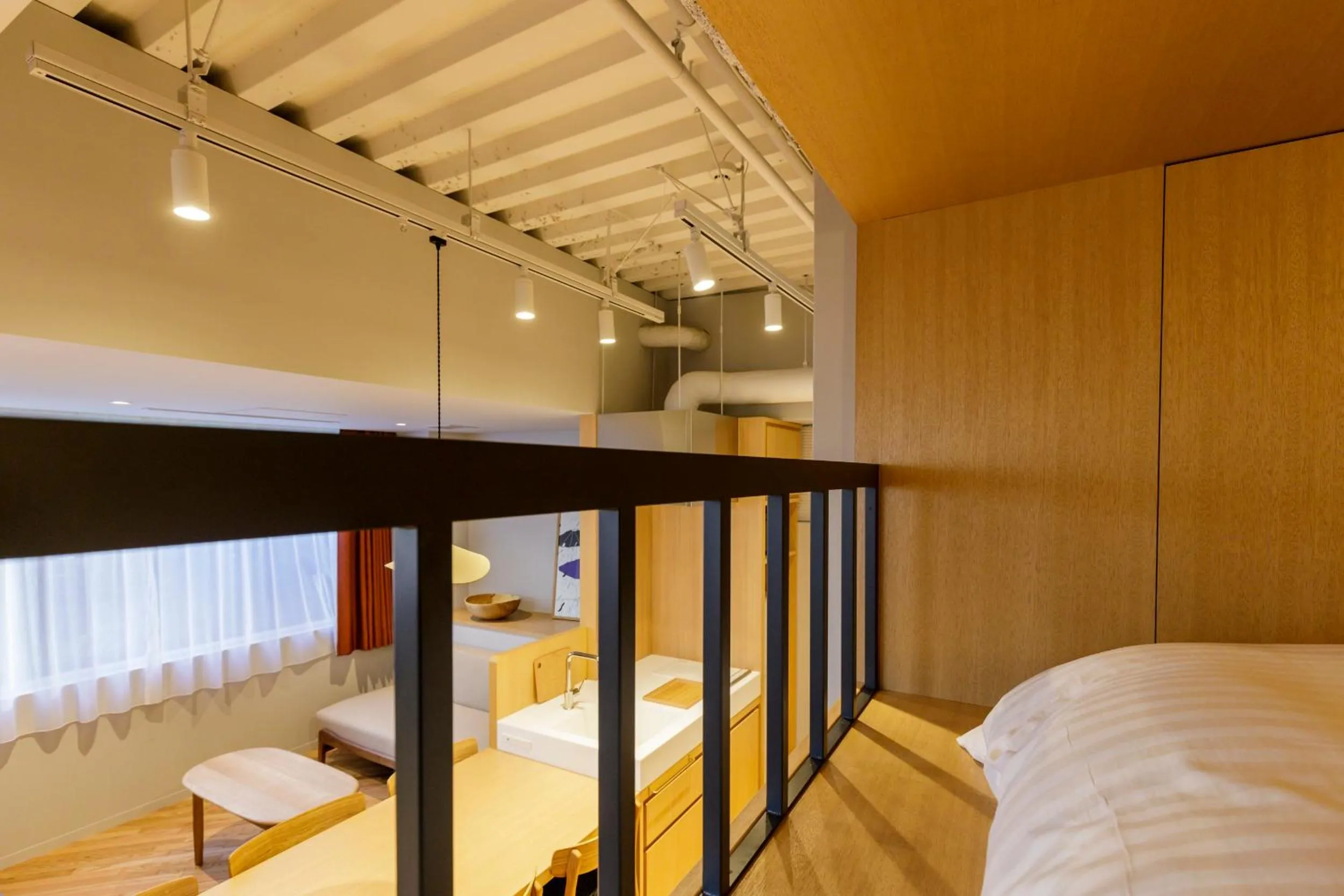 Bed in tefu yoyogi uehara 101 - good design award -
