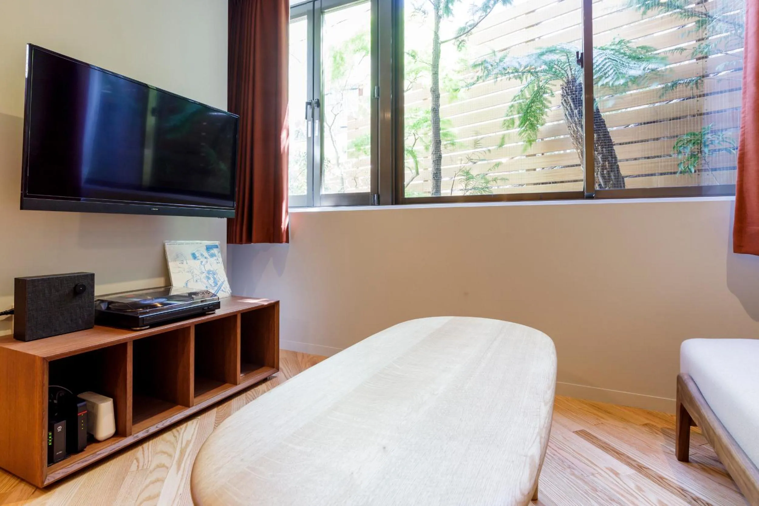 Bed in tefu yoyogi uehara 101 - good design award -