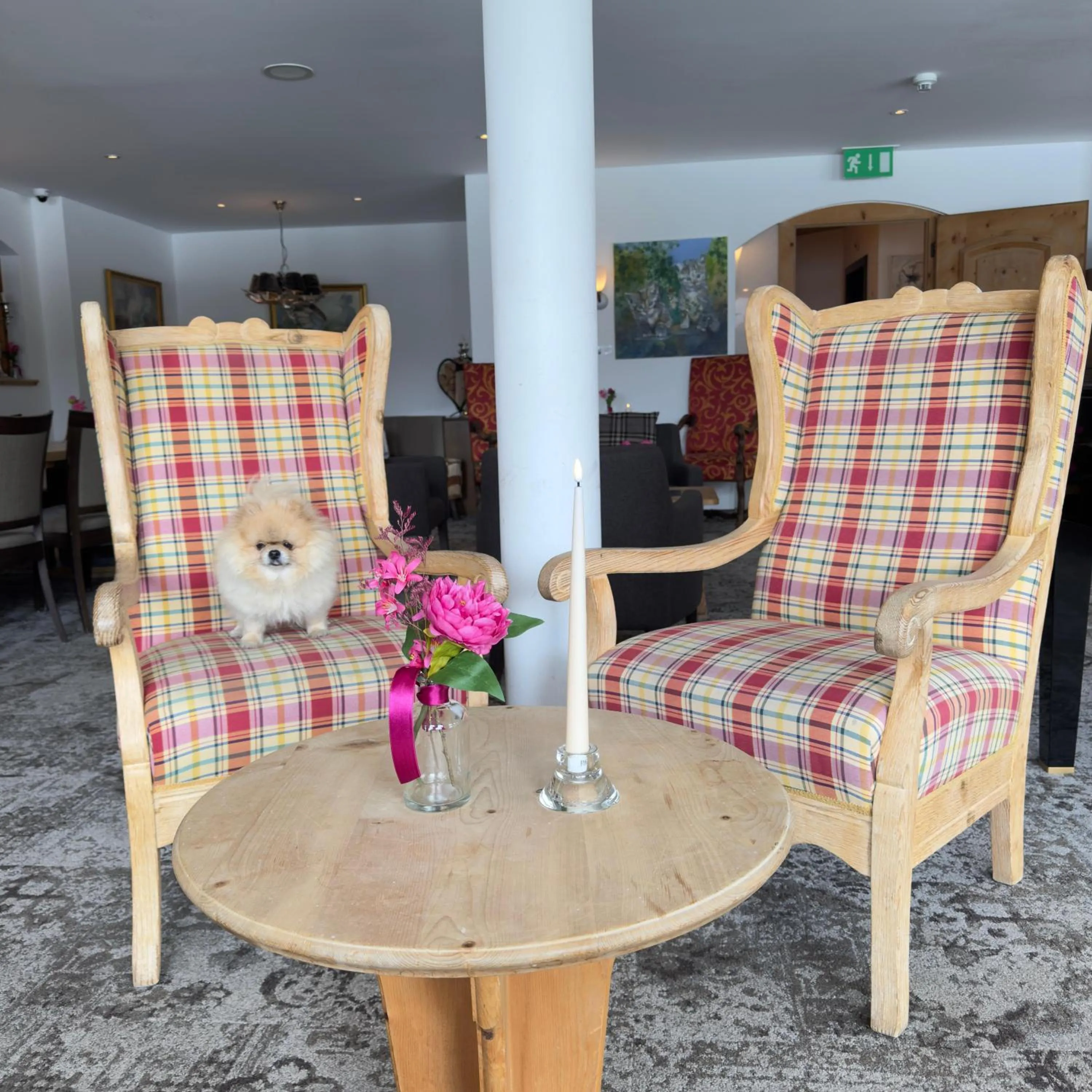 Lobby or reception in Hotel Waldhaus am See