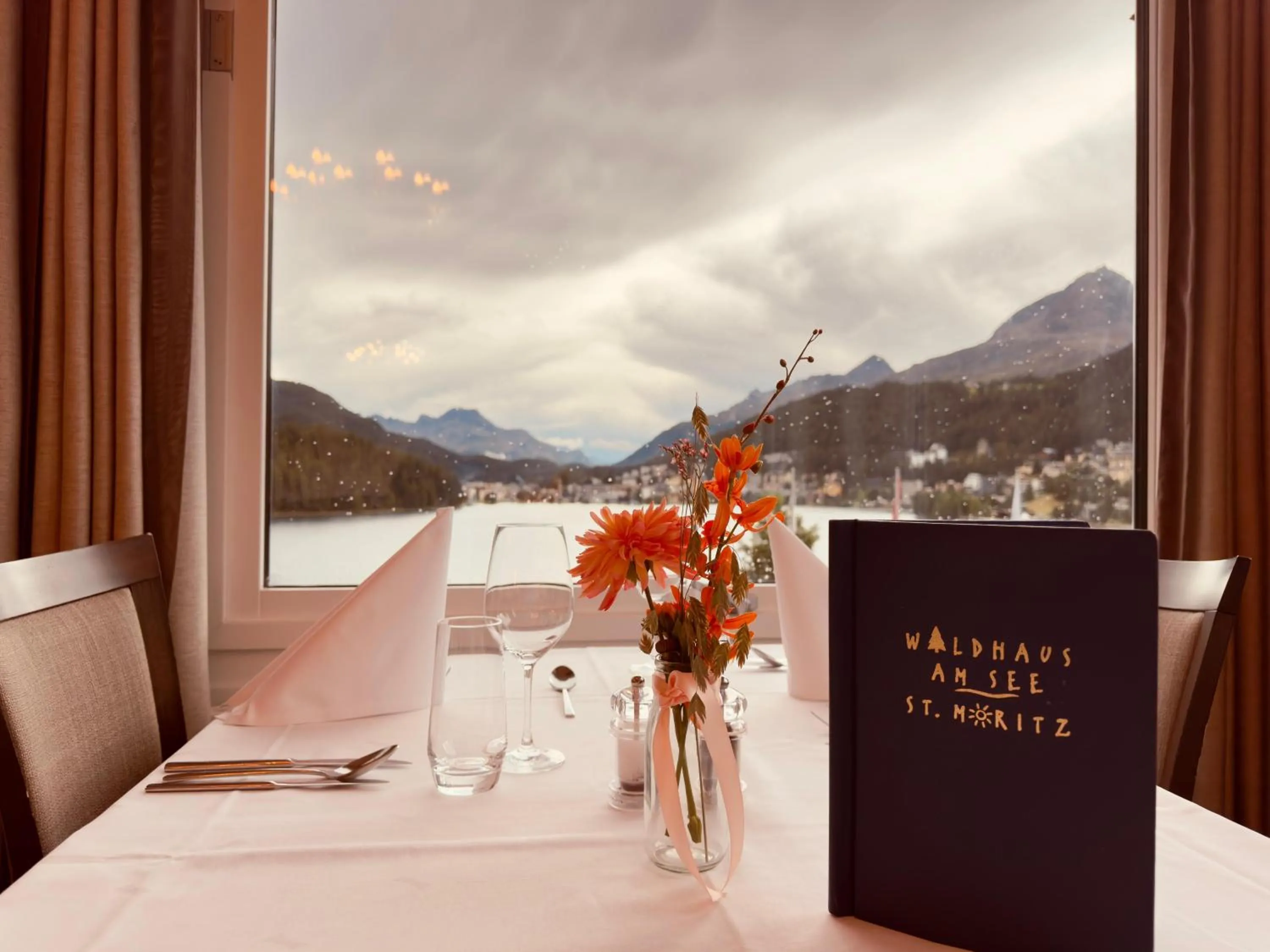 Restaurant/places to eat in Hotel Waldhaus am See