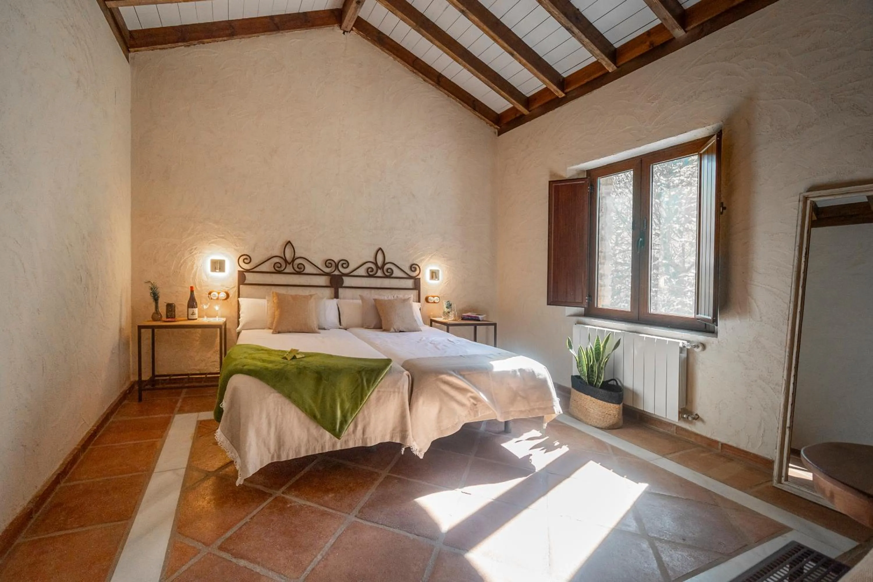 Photo of the whole room, Bed in Eco Hotel Cueva del Gato