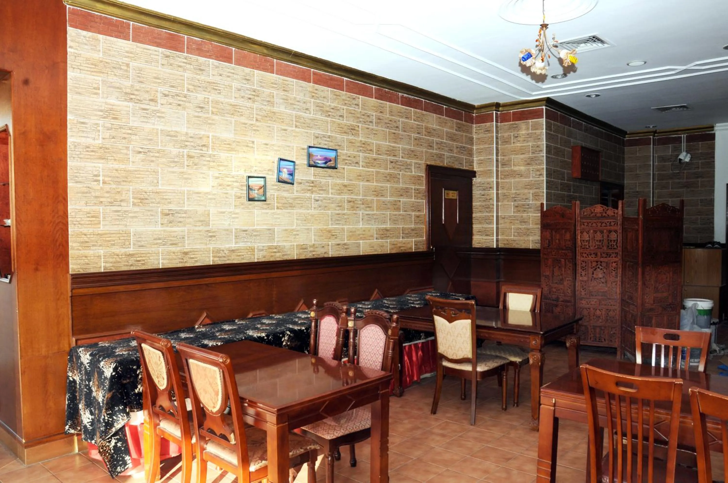 Communal lounge/ TV room in Arinza Tower Quality Apartments