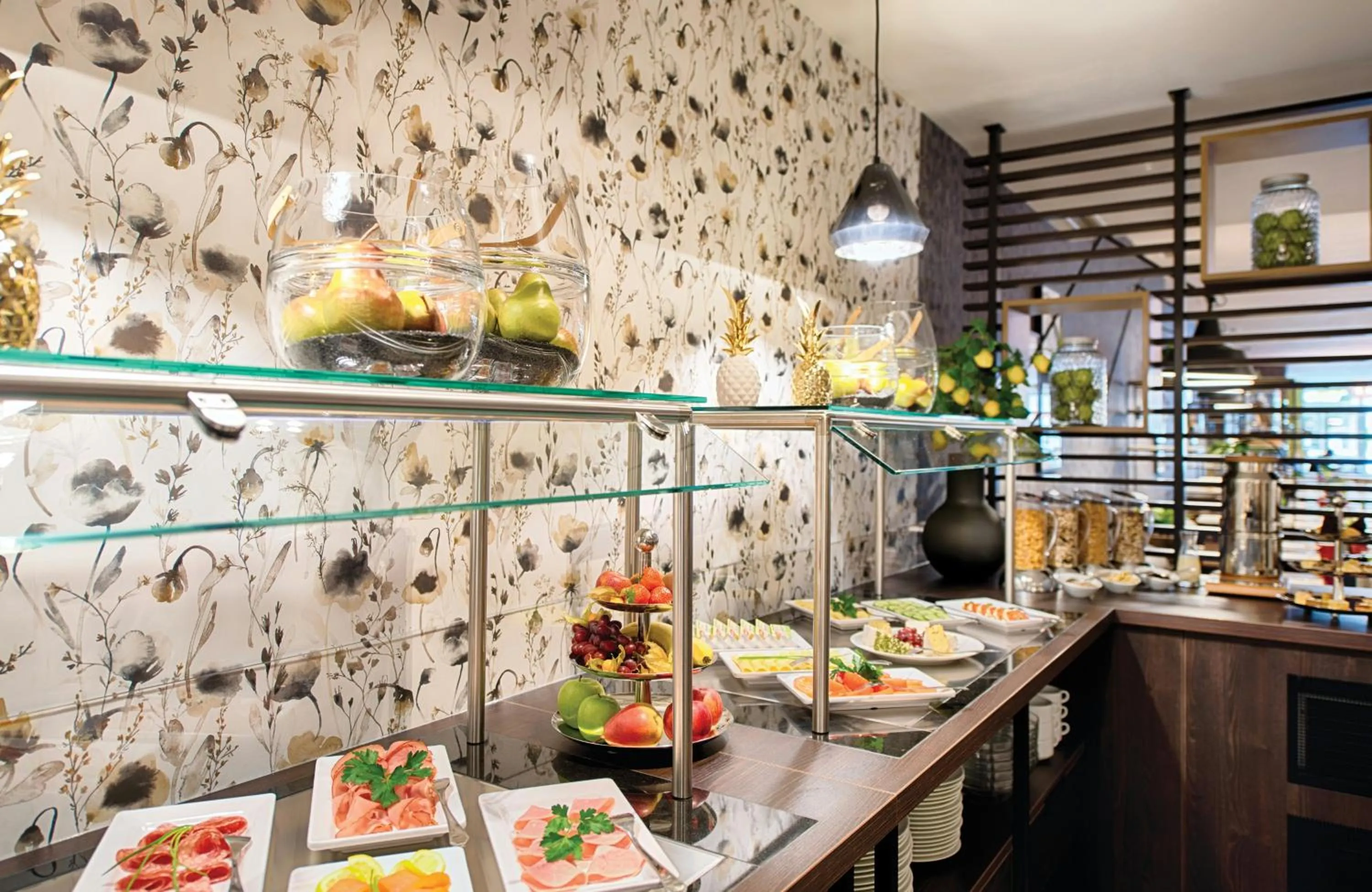 Buffet breakfast in Leonardo Boutique Hotel Düsseldorf