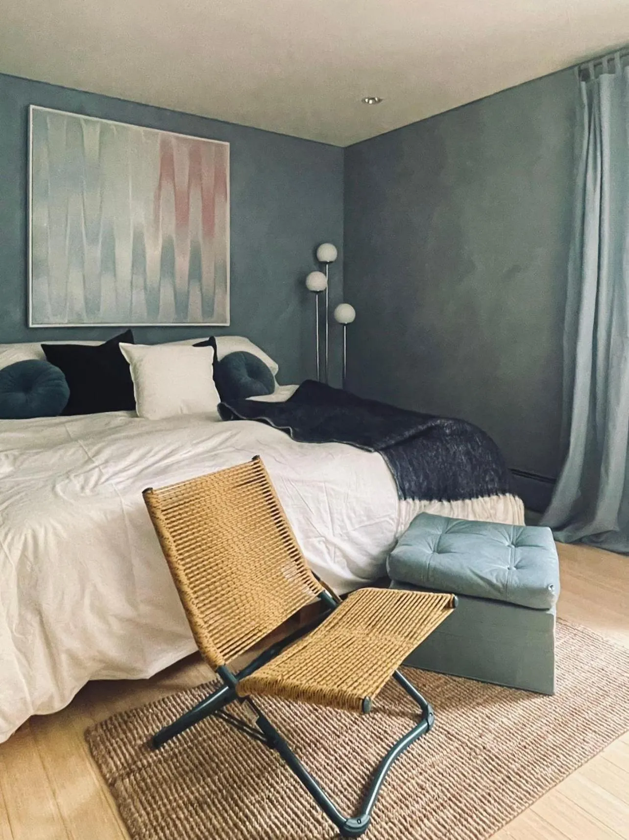 Bed in The Trail in Adams - Berkshires' Art Hotel