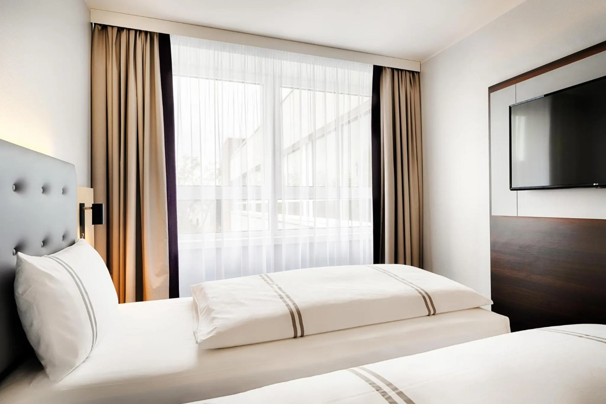 Twin Room - Disability Access in Premier Inn Berlin City Süd