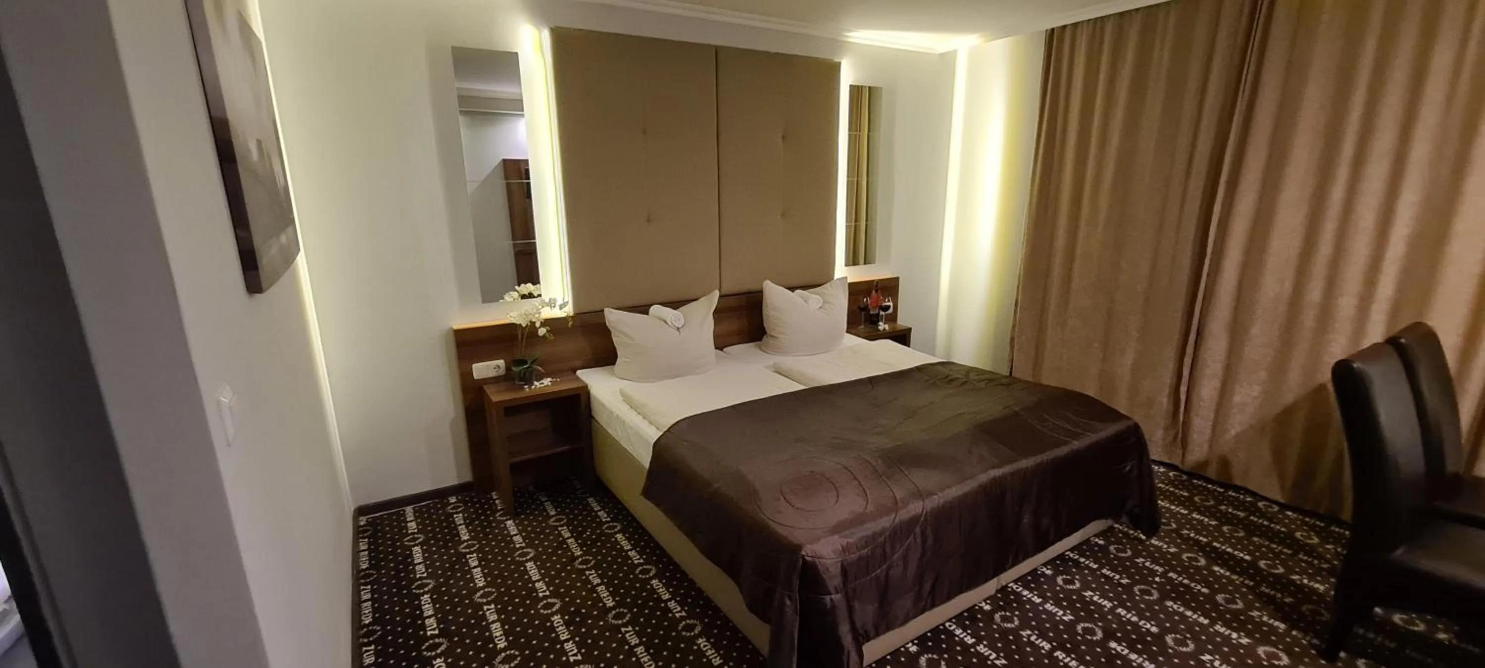 Bed in Hotel zur Riede bei Bremen