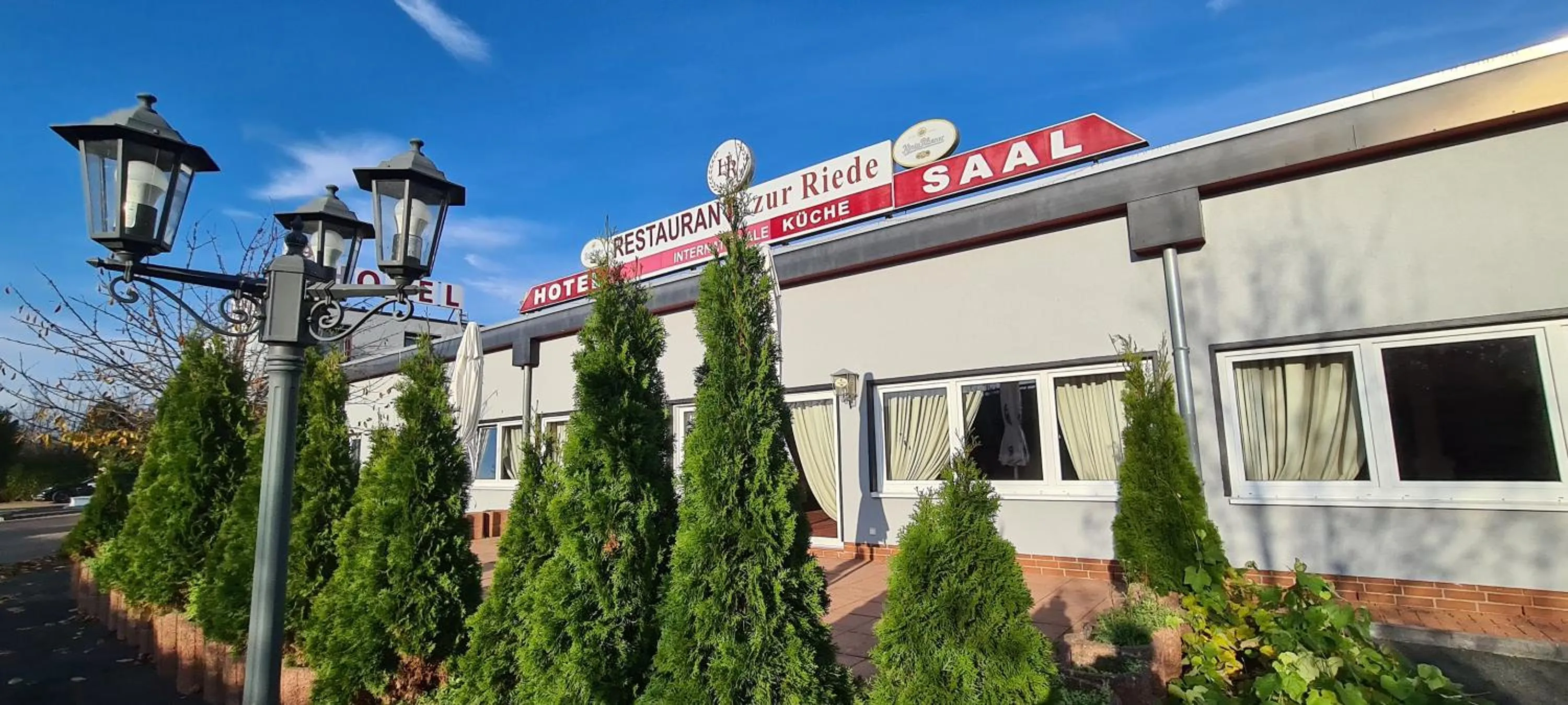 Facade/entrance in Hotel zur Riede bei Bremen