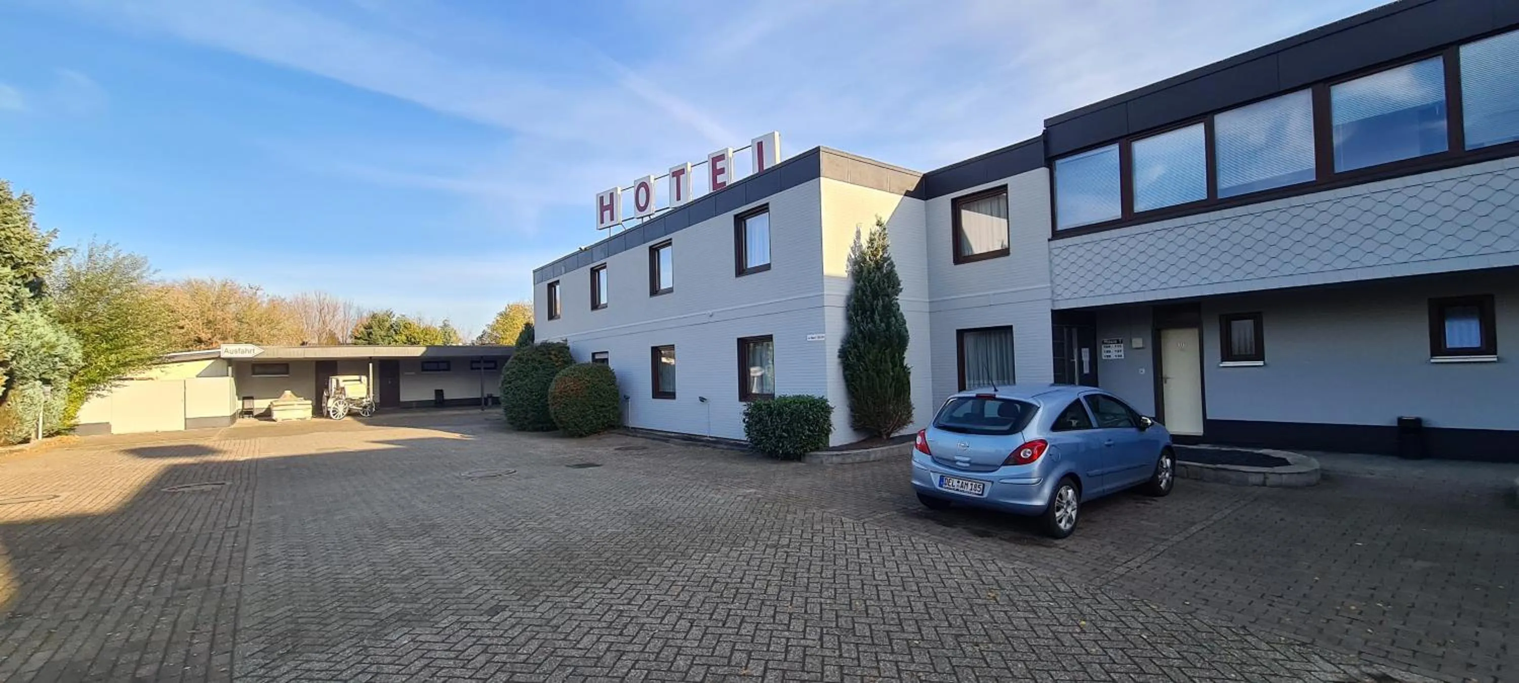 Property building in Hotel zur Riede bei Bremen