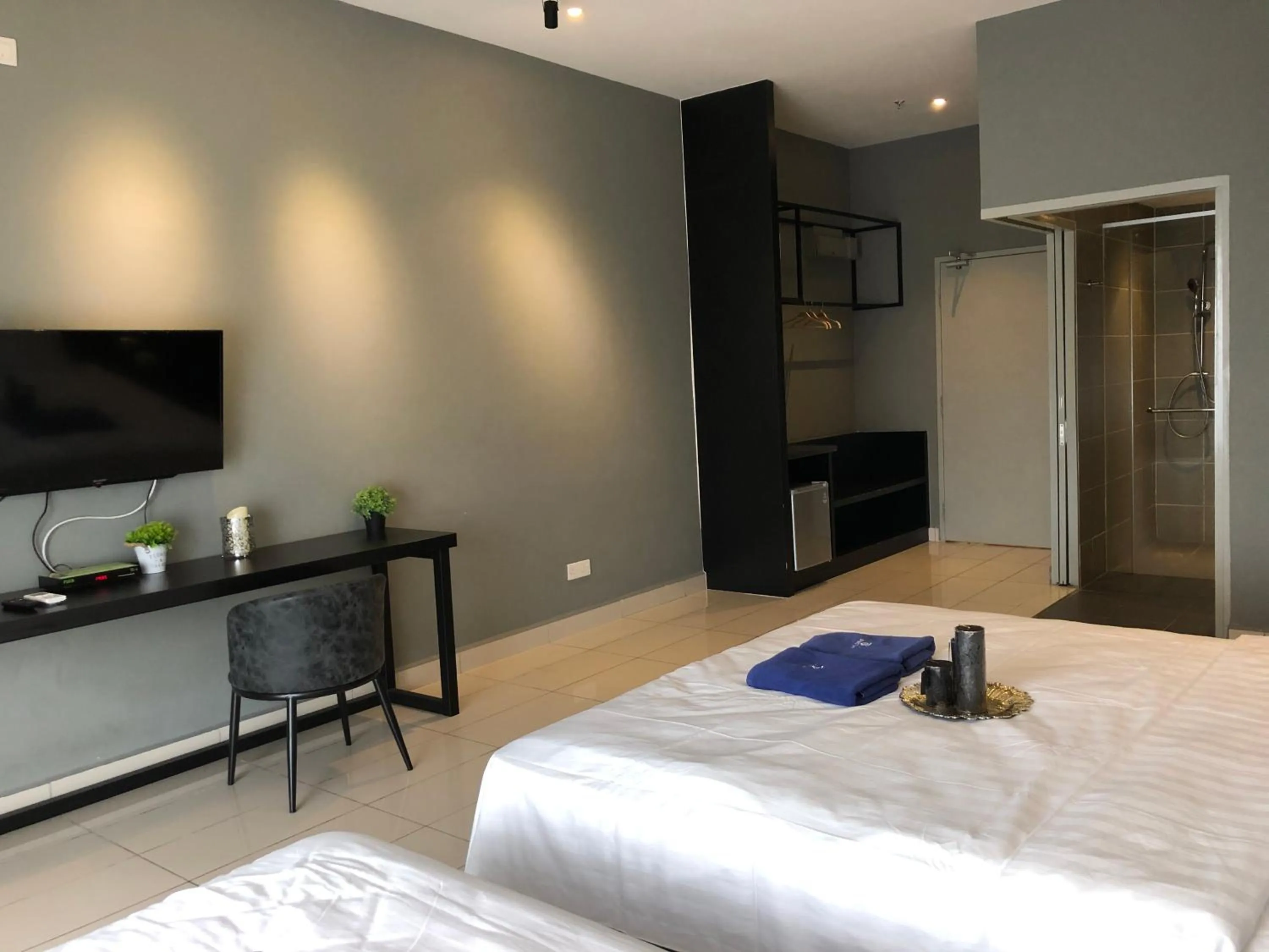 Bed in Aeropod Suites by Calvin