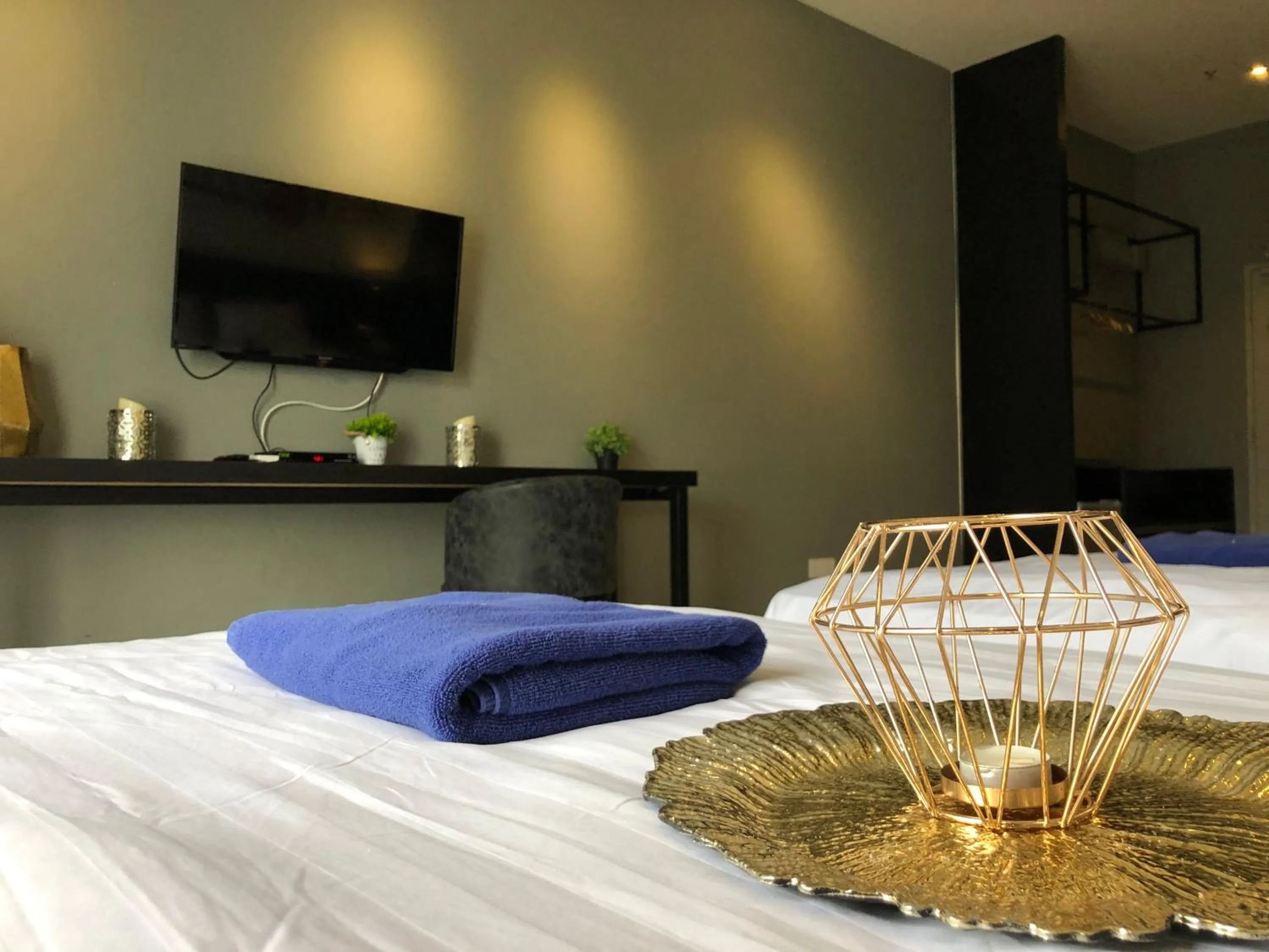 Bed in Aeropod Suites by Calvin