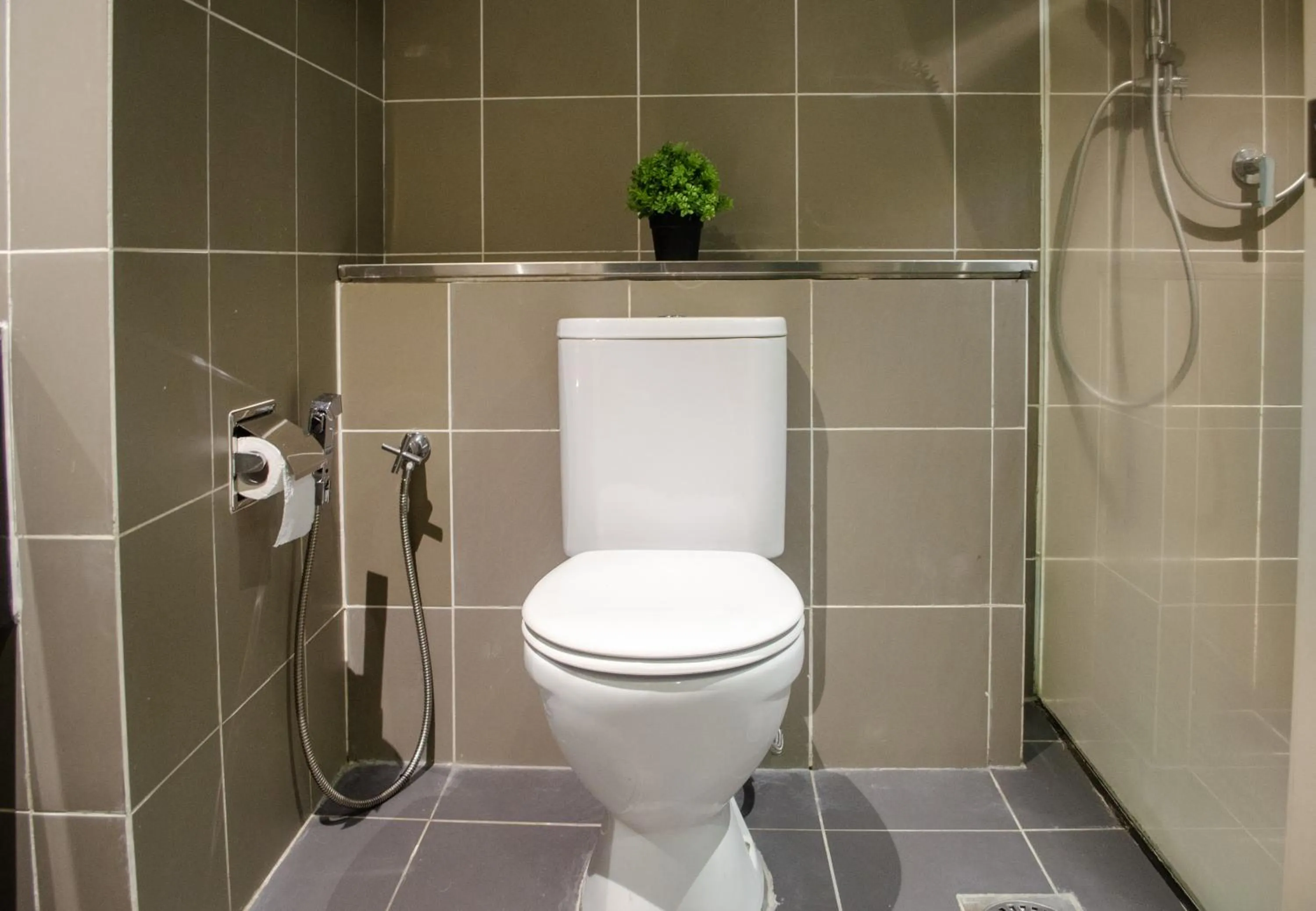 Toilet in Aeropod Suites by Calvin