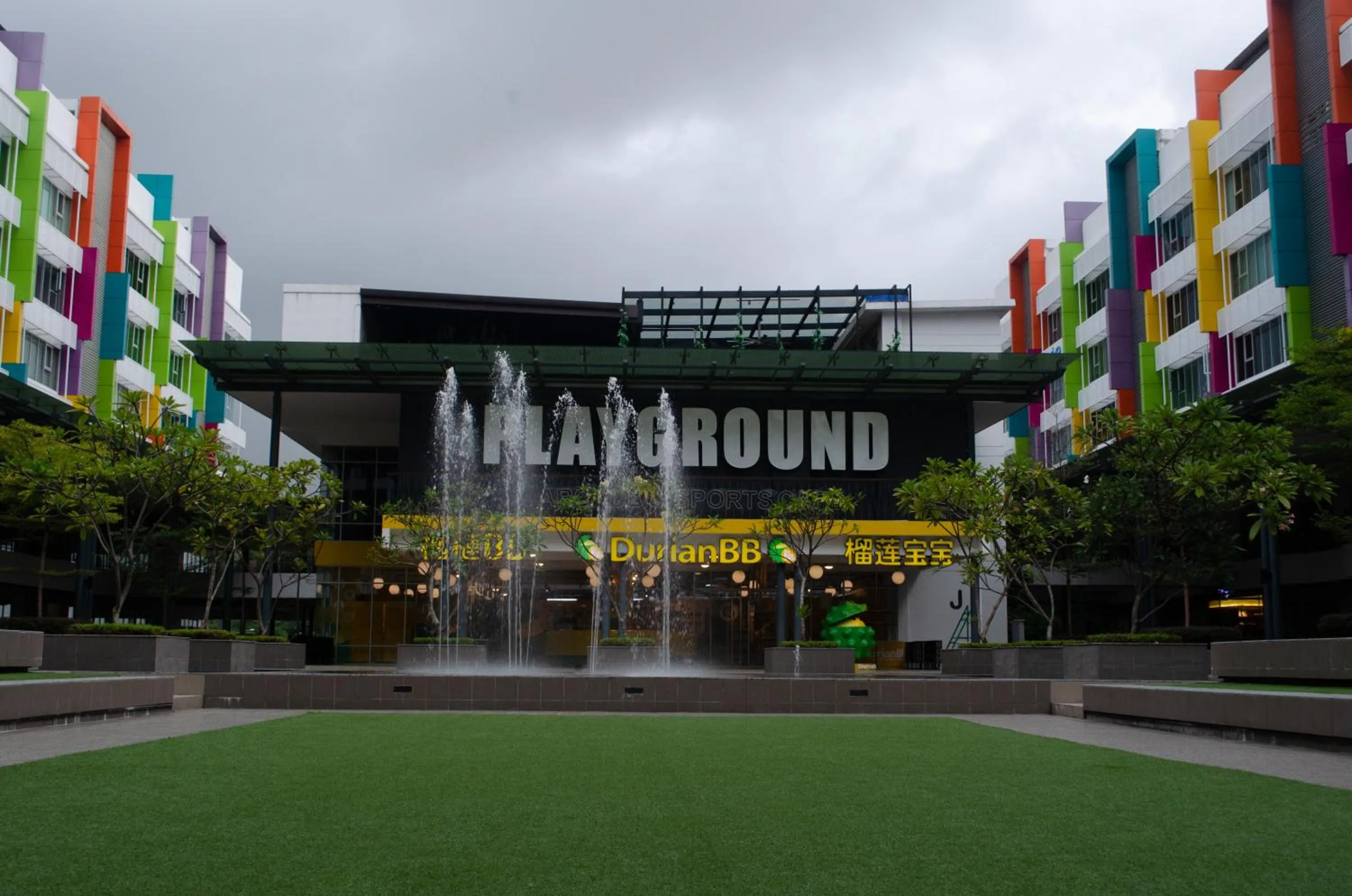 Restaurant/places to eat in Aeropod Suites by Calvin