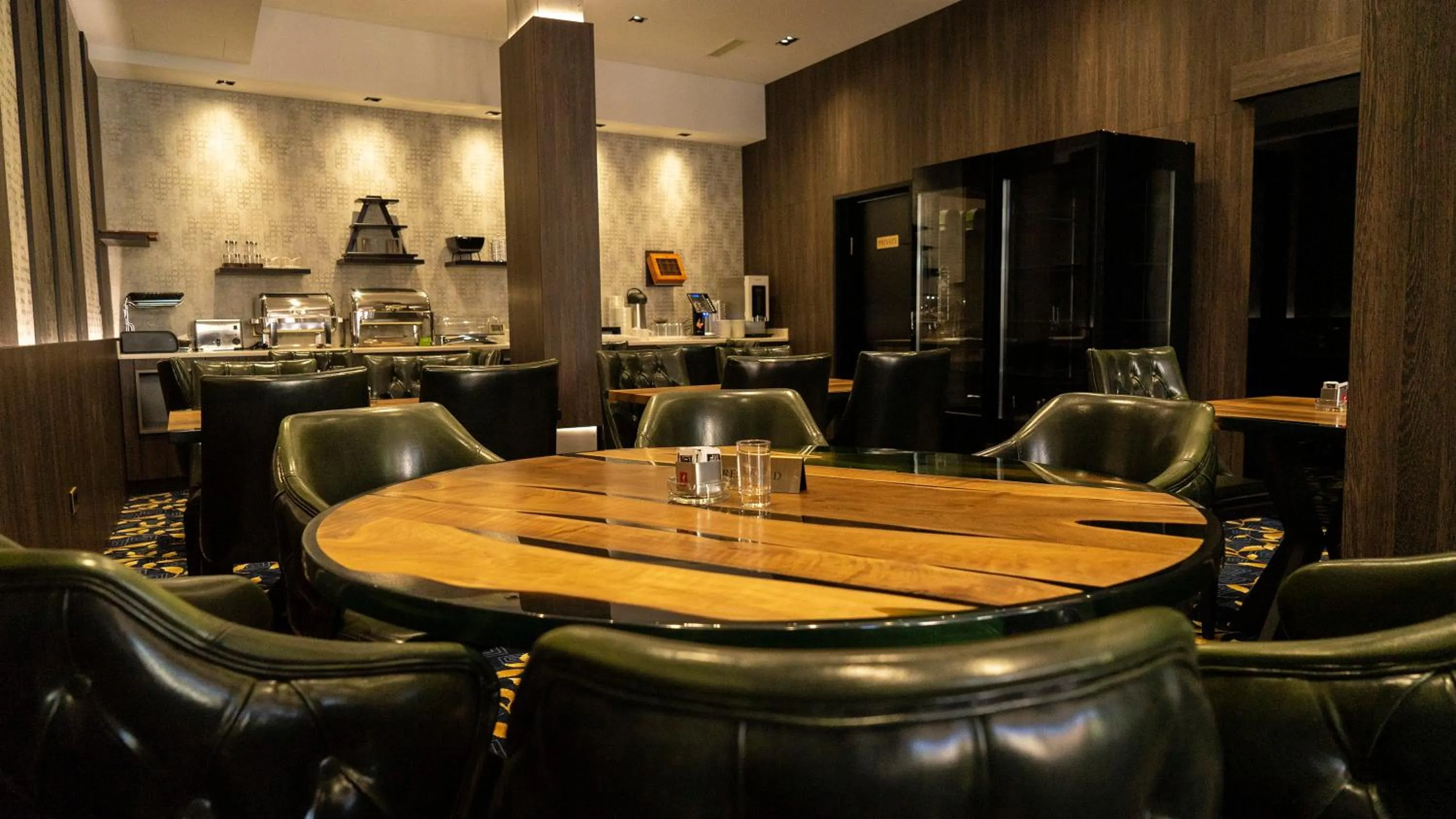 Restaurant/places to eat in Hotel Pasha