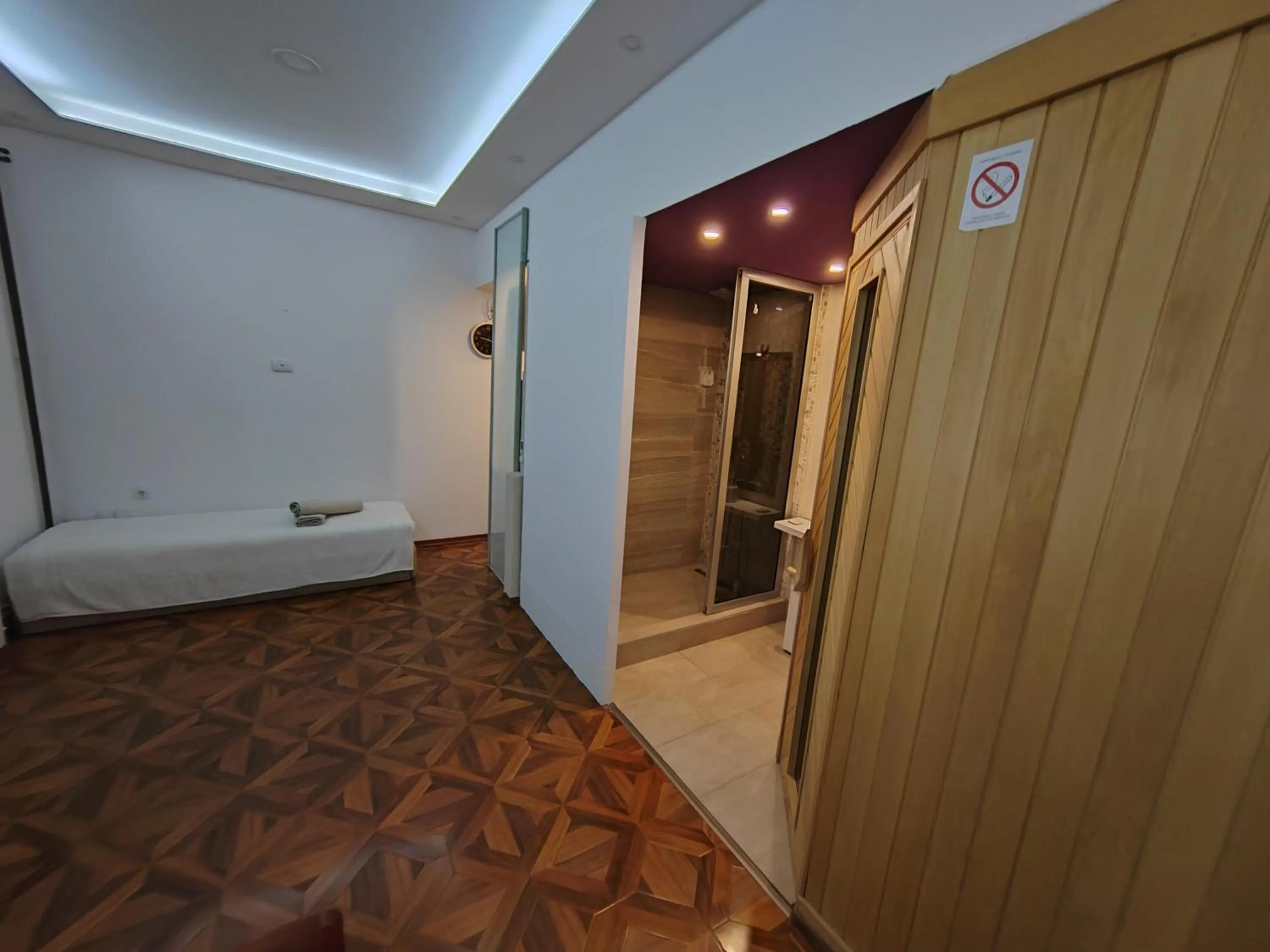 Bed in MAGENTA Apartments