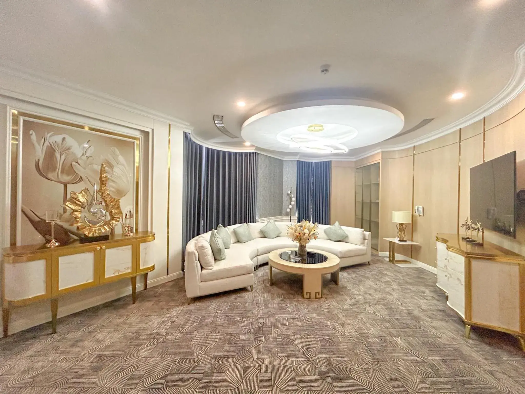 Presidential Suite in Paddington Hotel Halong Bayview Presidential Suite in Paddington Hotel Halong Bayview