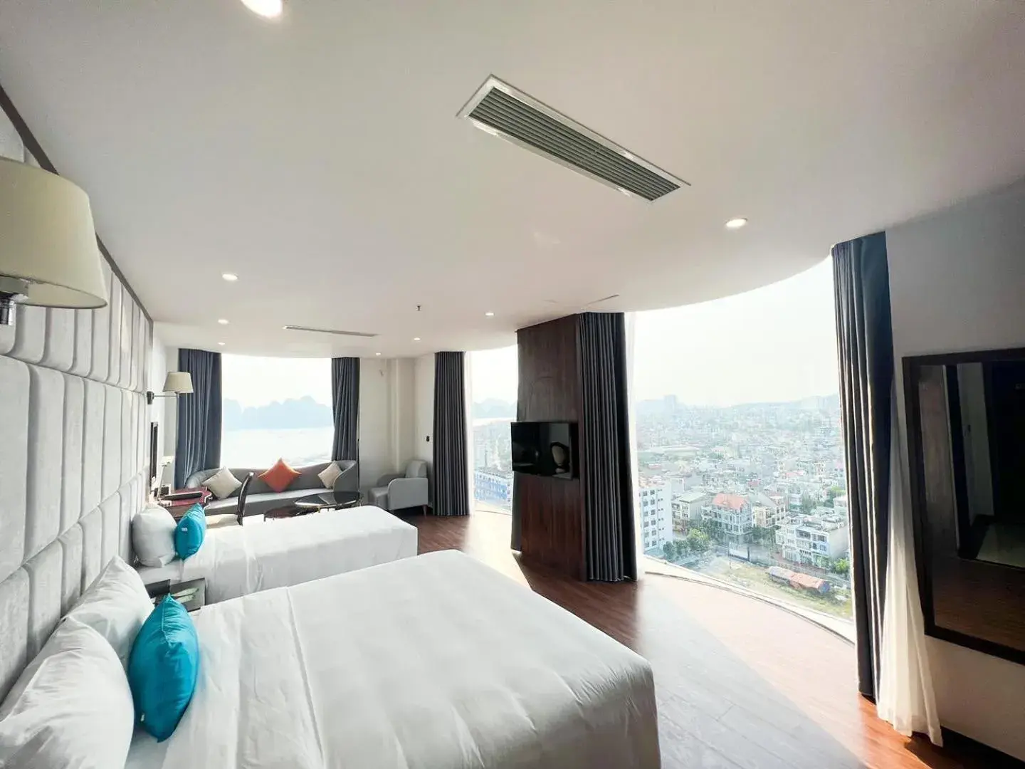 Family Double Room in Paddington Hotel Halong Bayview Family Double Room in Paddington Hotel Halong Bayview