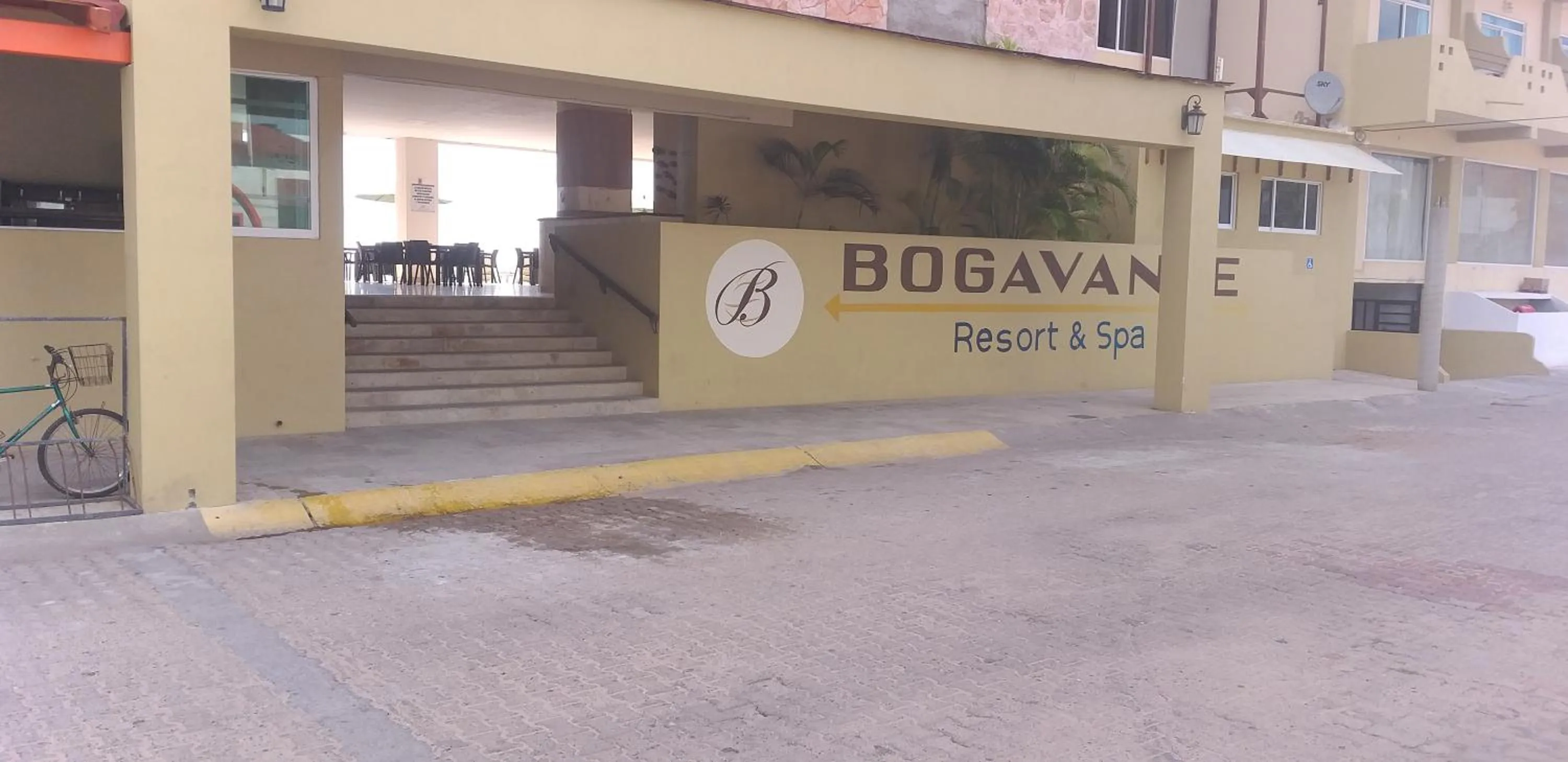 Property building in Hotel Bogavante