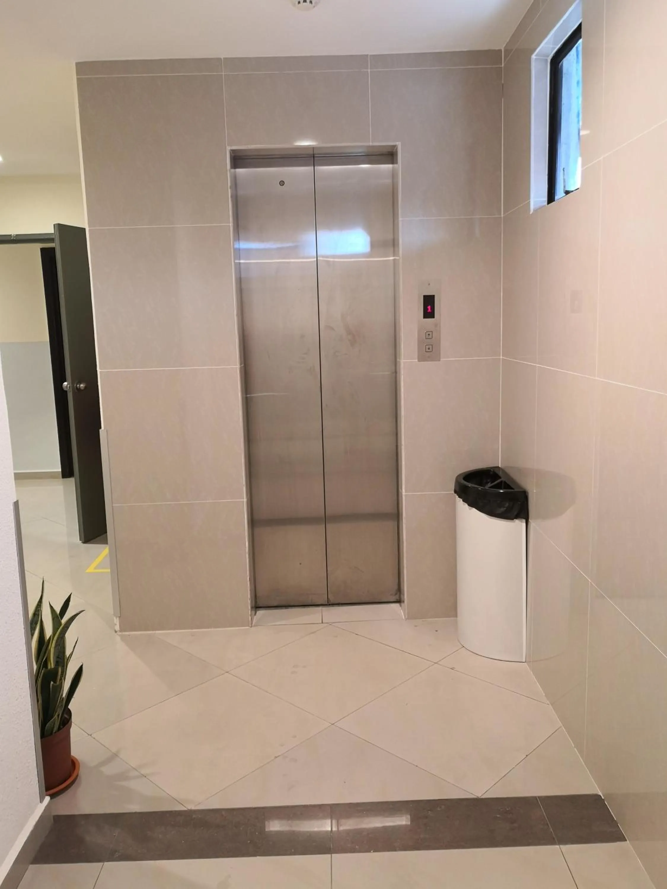 Chariton Hotel Skudai Kiri