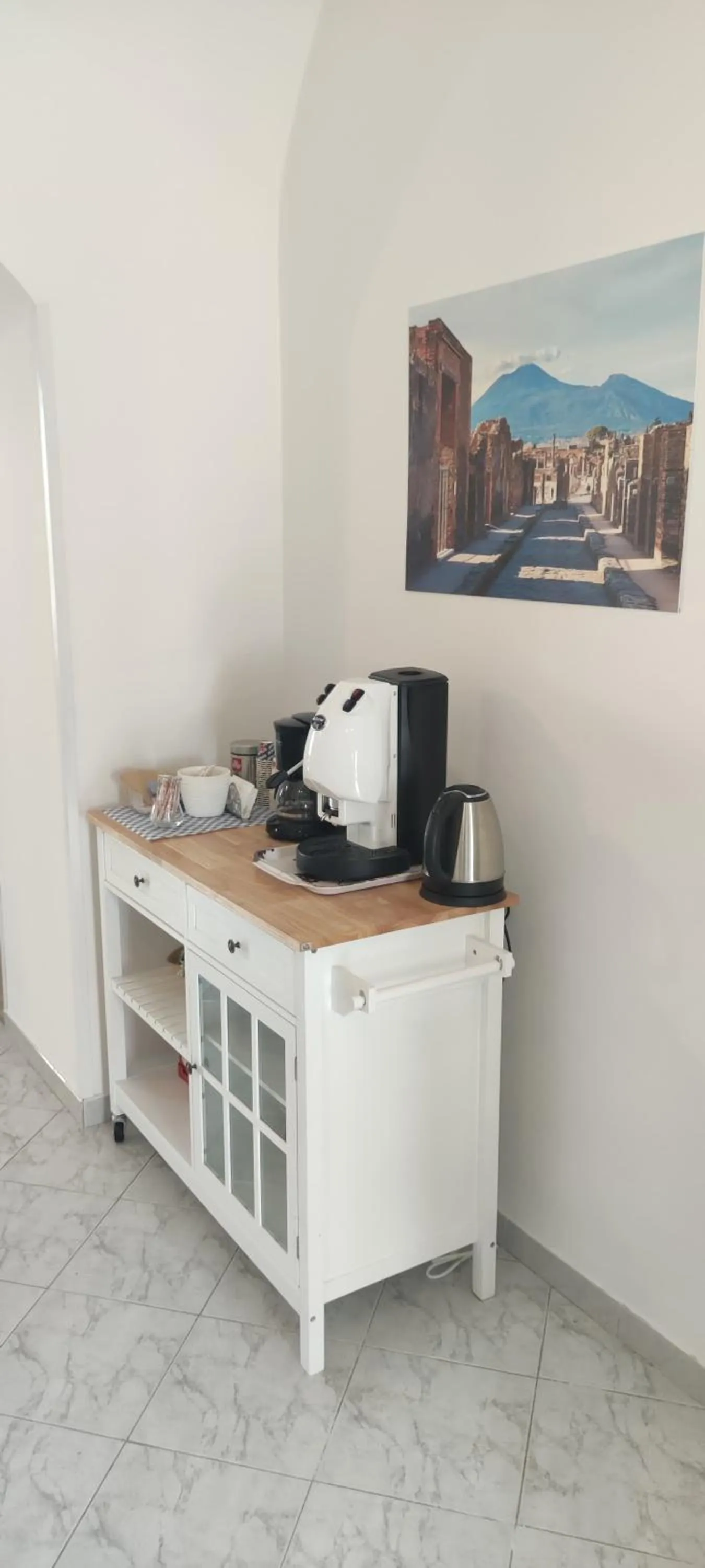 Coffee/tea facilities in Il Cortile