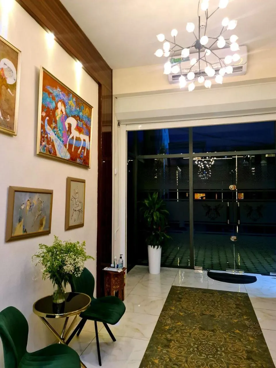 Facade/entrance in Guest house TWINS