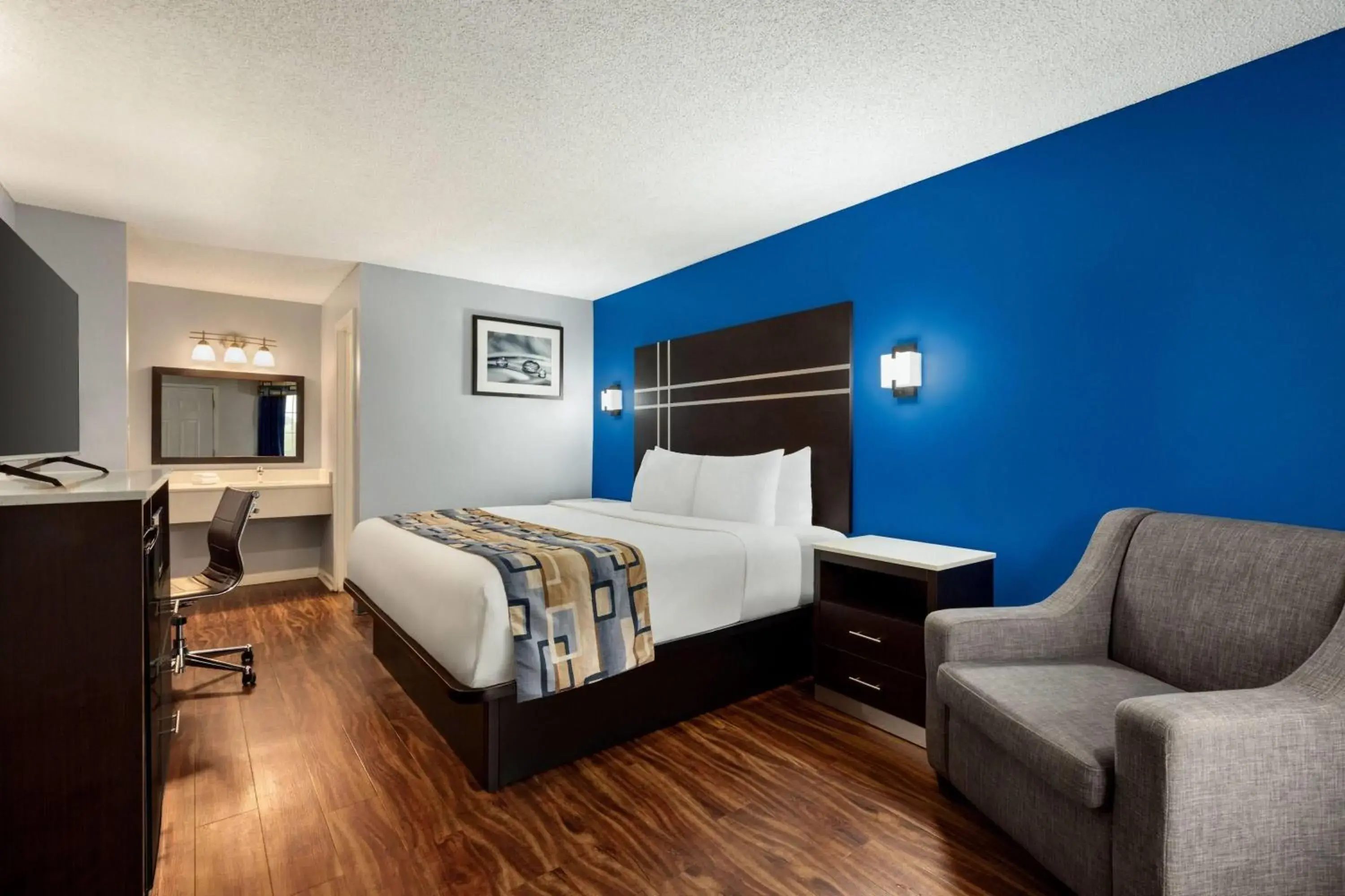 King Room - Non-Smoking in Baymont by Wyndham Albany at Albany Mall King Room - Non-Smoking in Baymont by Wyndham Albany at Albany Mall