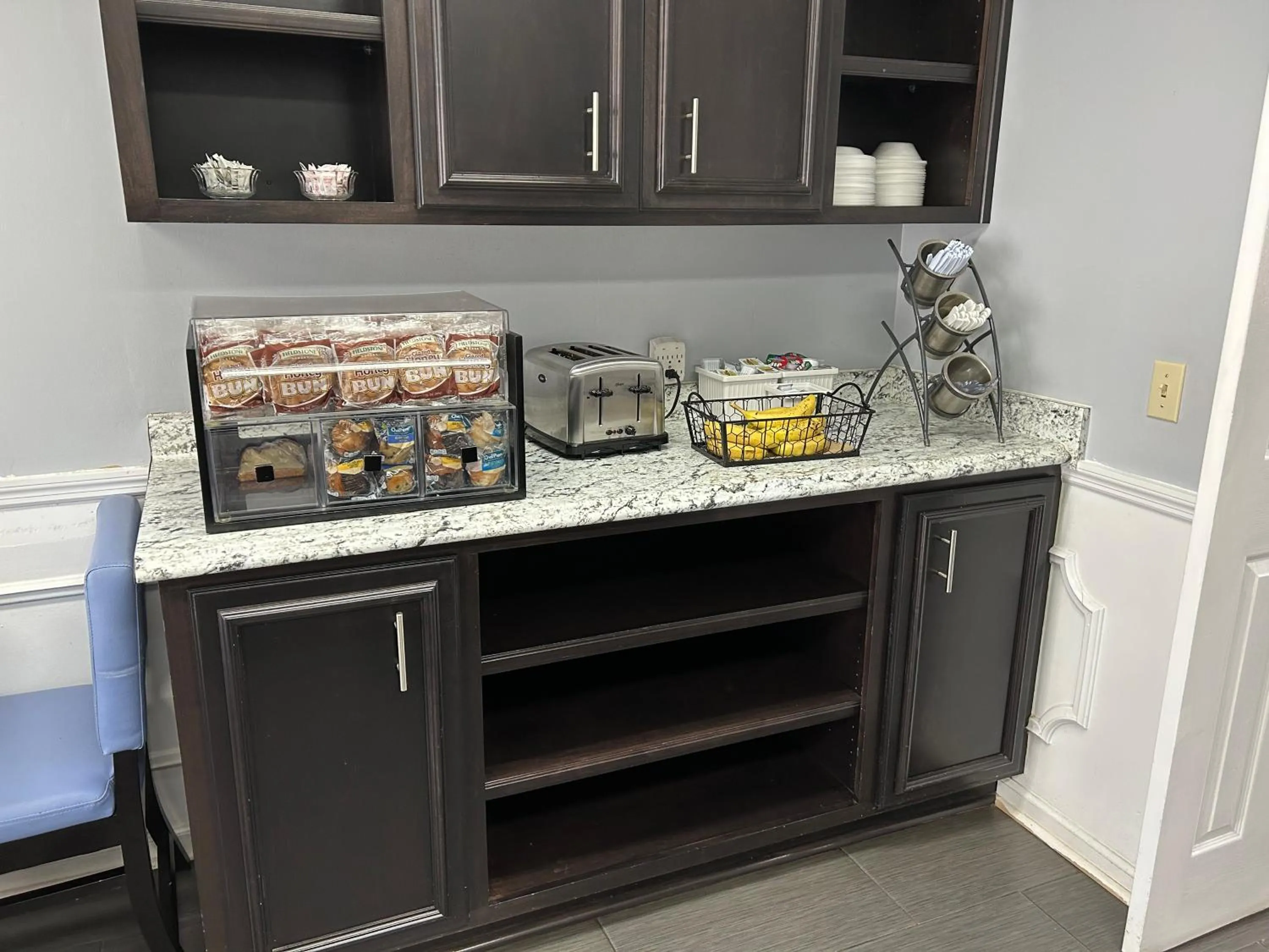 Breakfast in Baymont by Wyndham Albany at Albany Mall