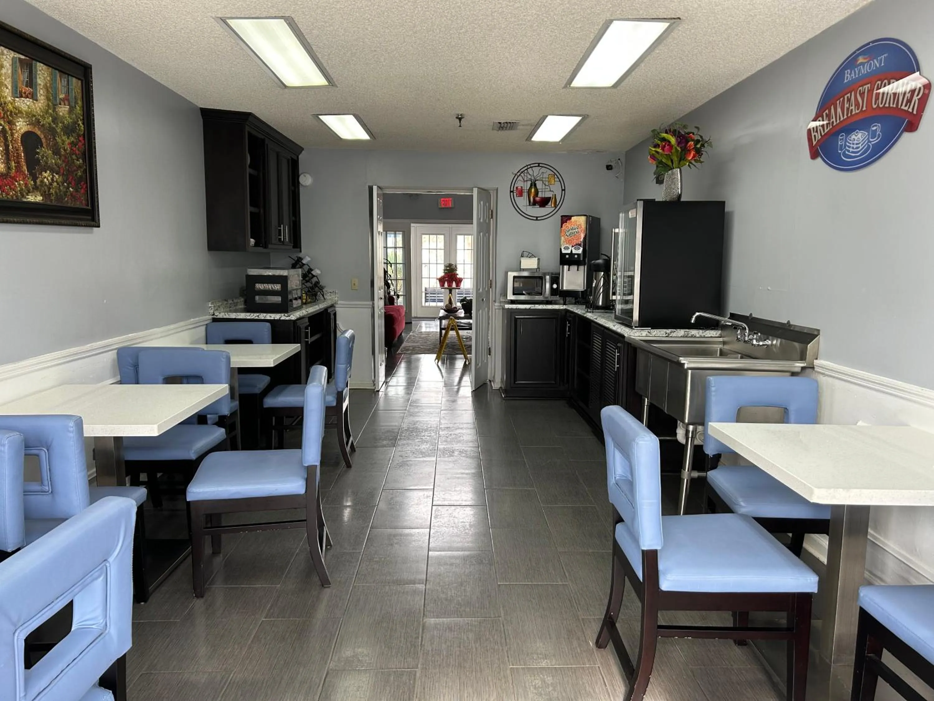 Breakfast in Baymont by Wyndham Albany at Albany Mall