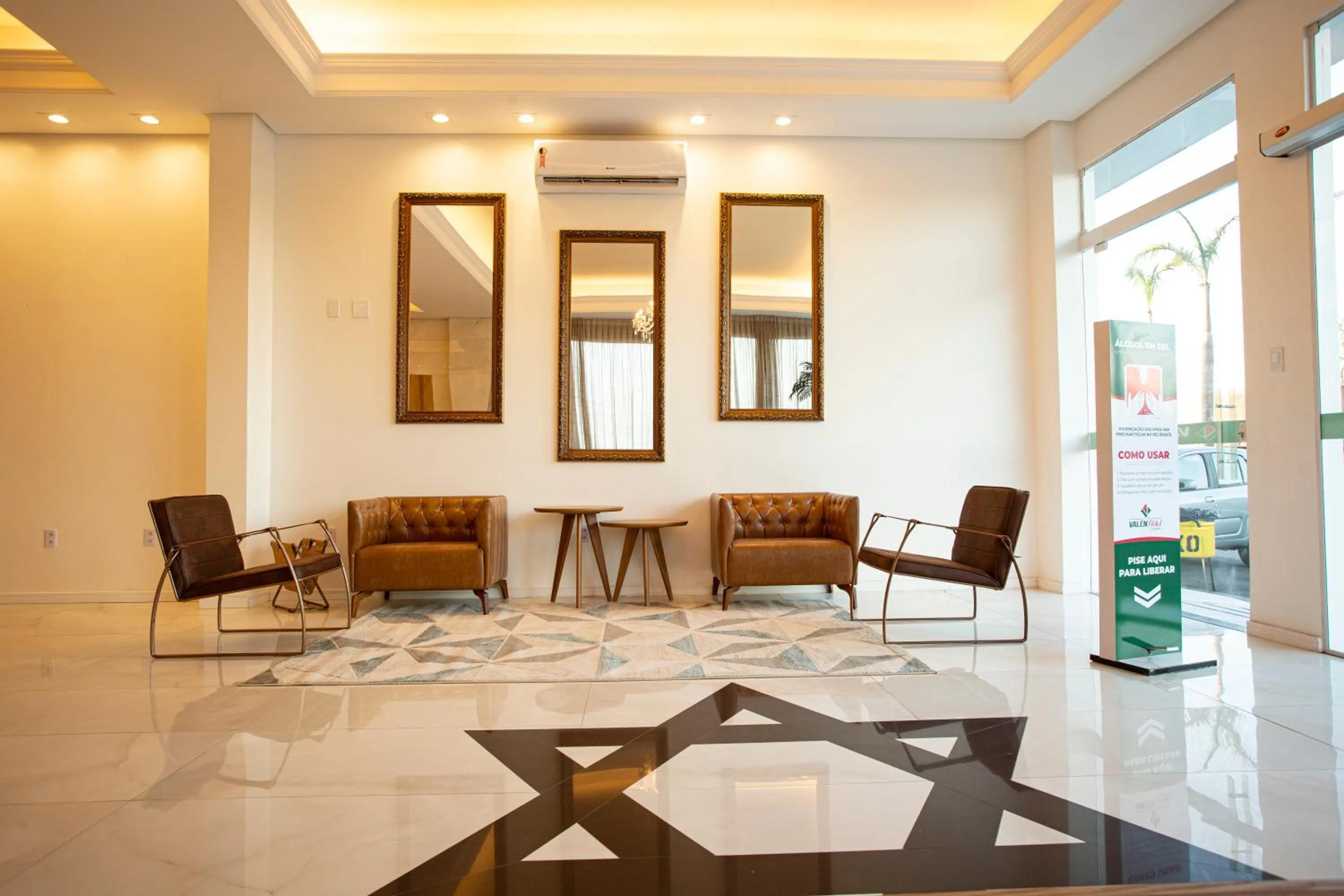 Property building in Valen Porto Hotel São Luís