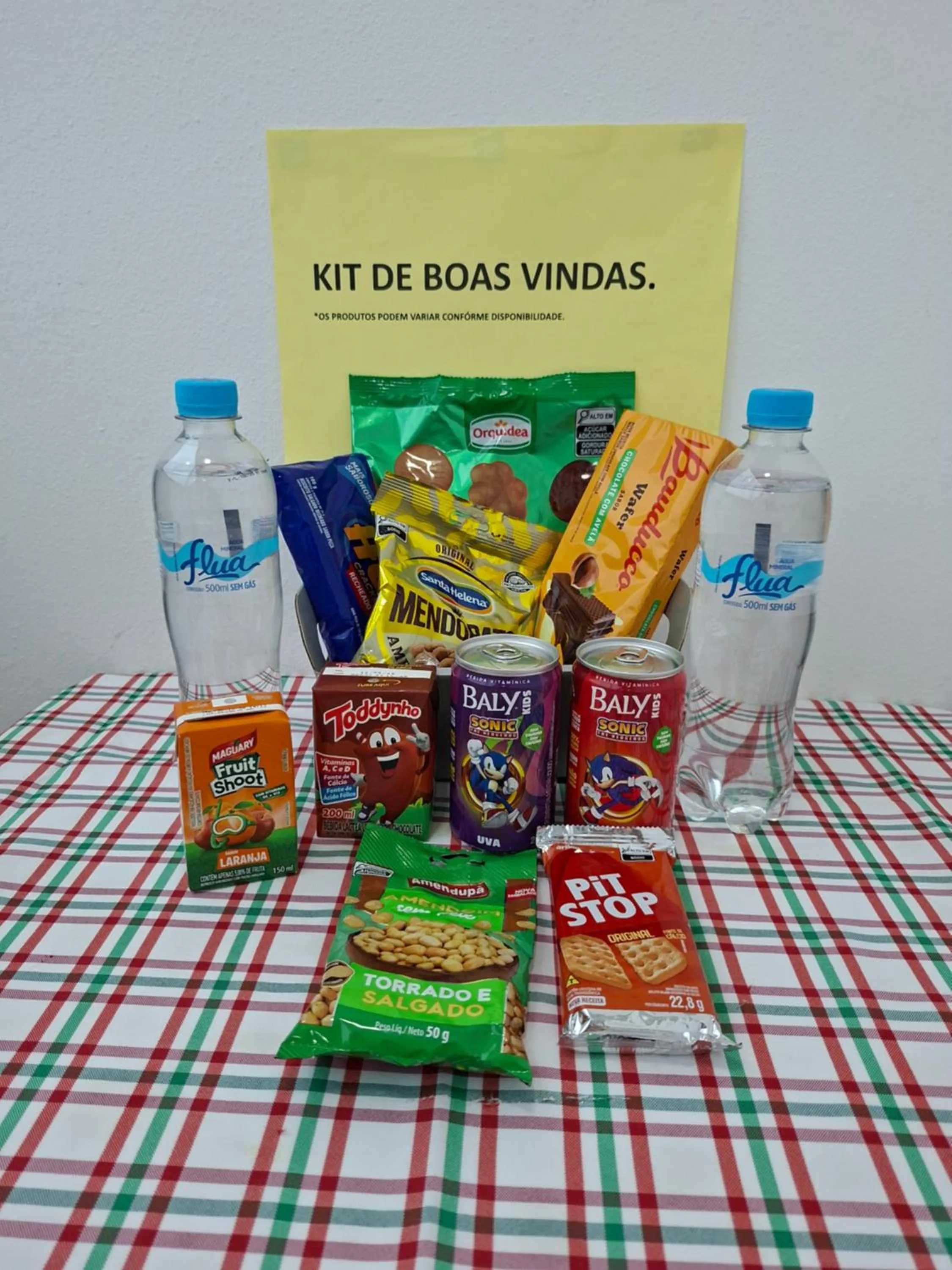 Text overlay in PENHAFLAT, STUDIO COMPLÉTO, C GARAGEM , A 700 m do parque e 120 m da praia