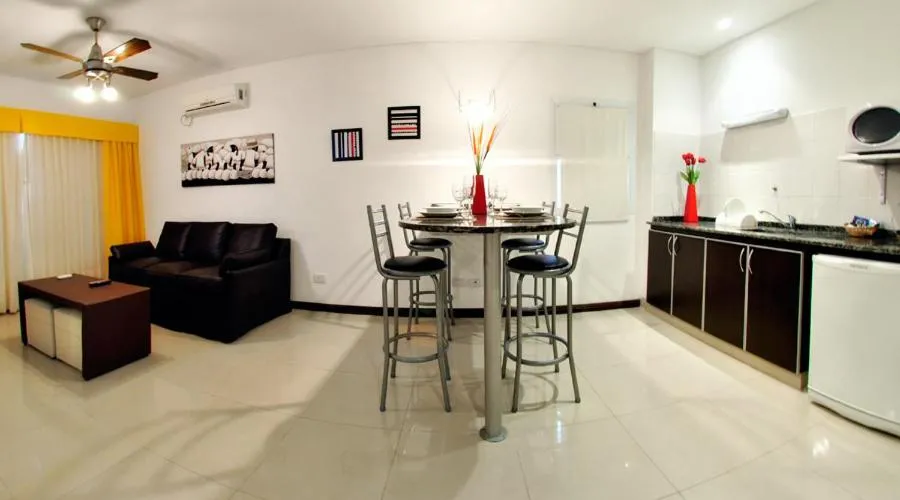 Dining area, Kitchen/Kitchenette in Pilar Apart Hotel