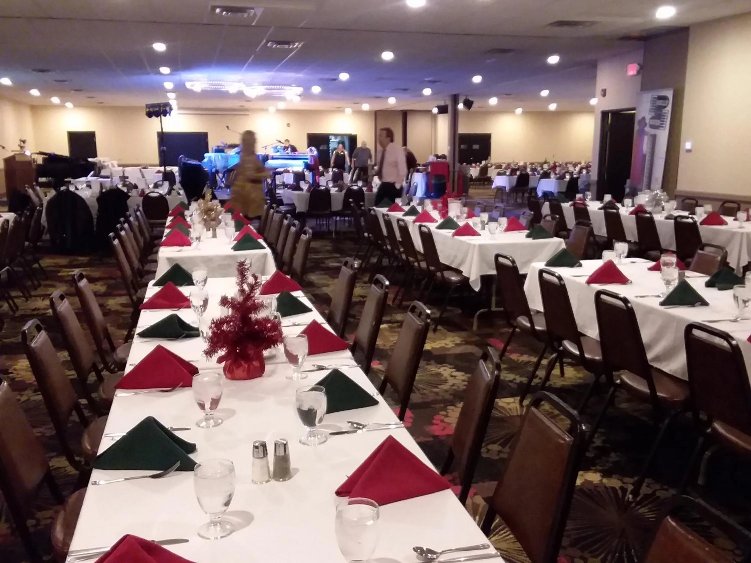 Banquet/Function facilities in Ramada by Wyndham Grand Forks