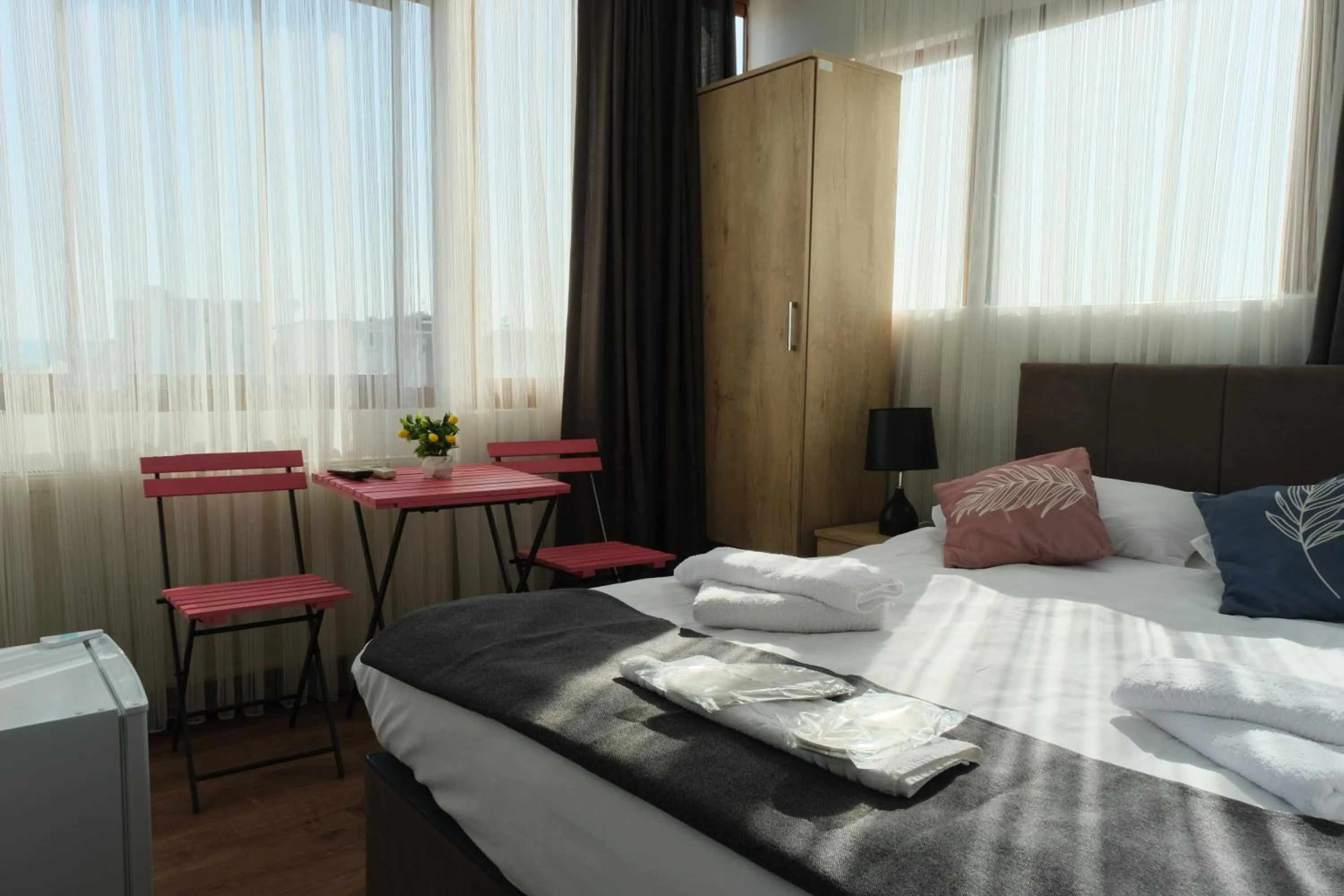 Photo of the whole room, Bed in Kondoskali Hotel