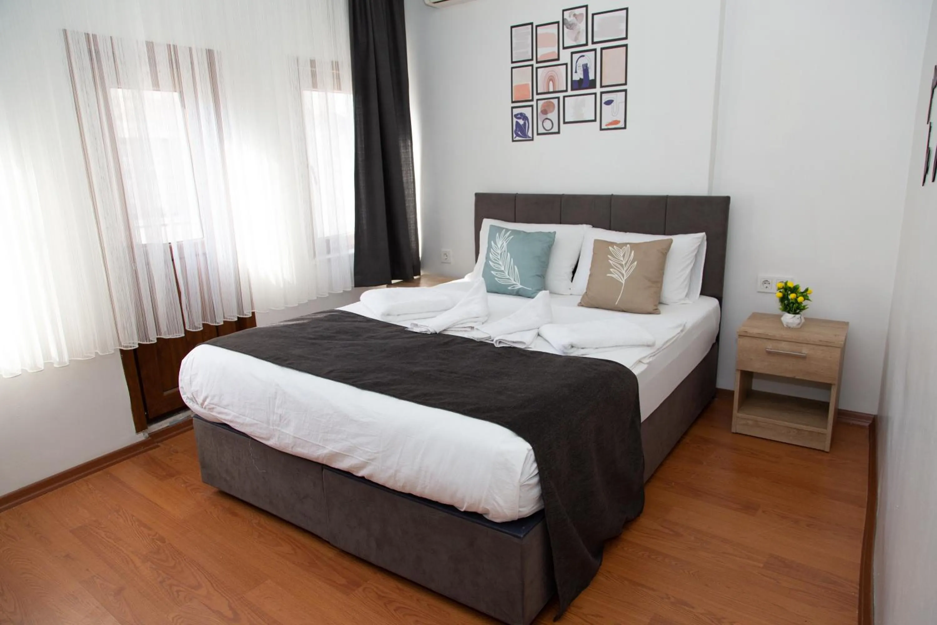 Photo of the whole room, Bed in Kondoskali Hotel