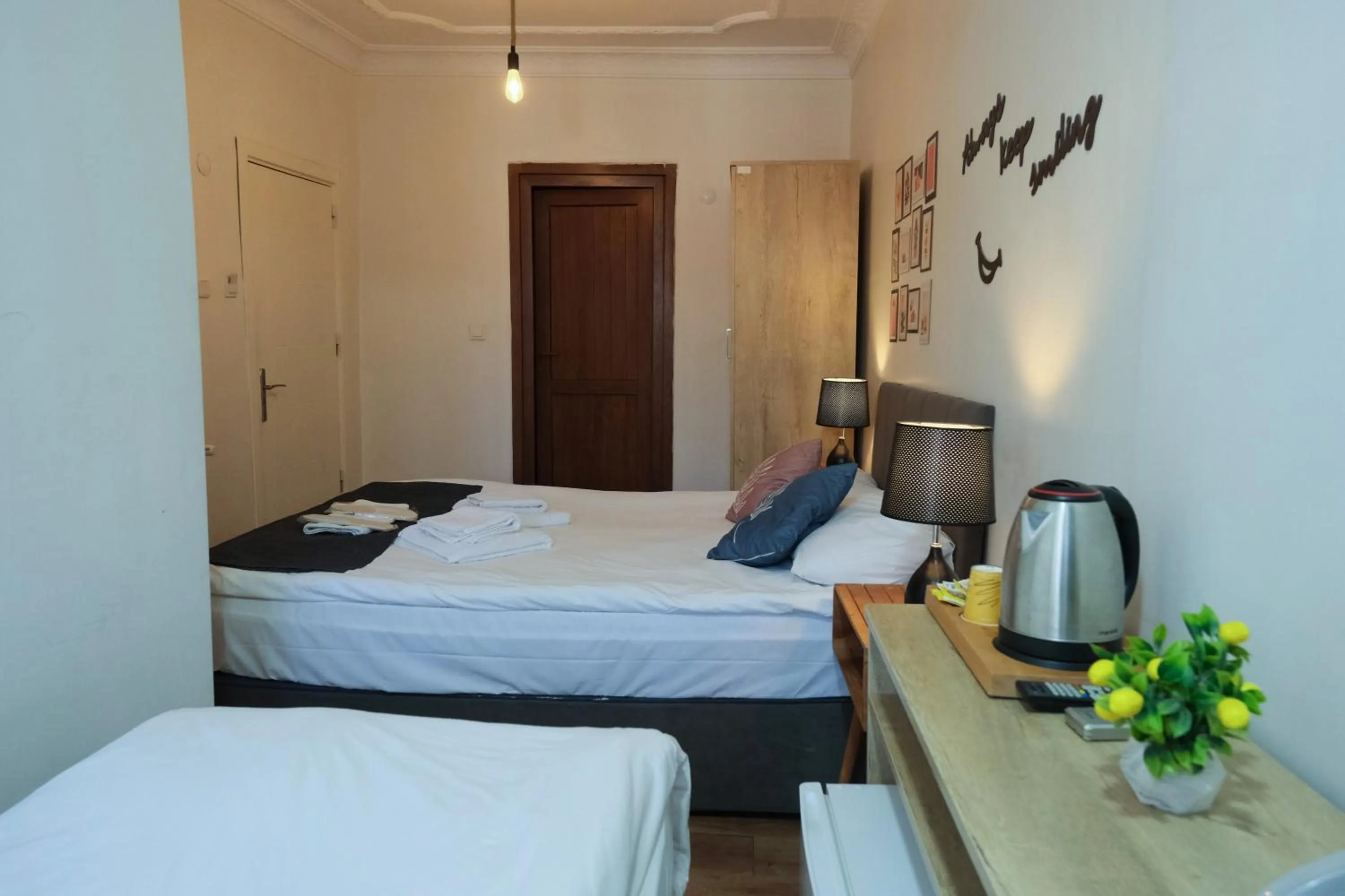 Bed in Kondoskali Hotel