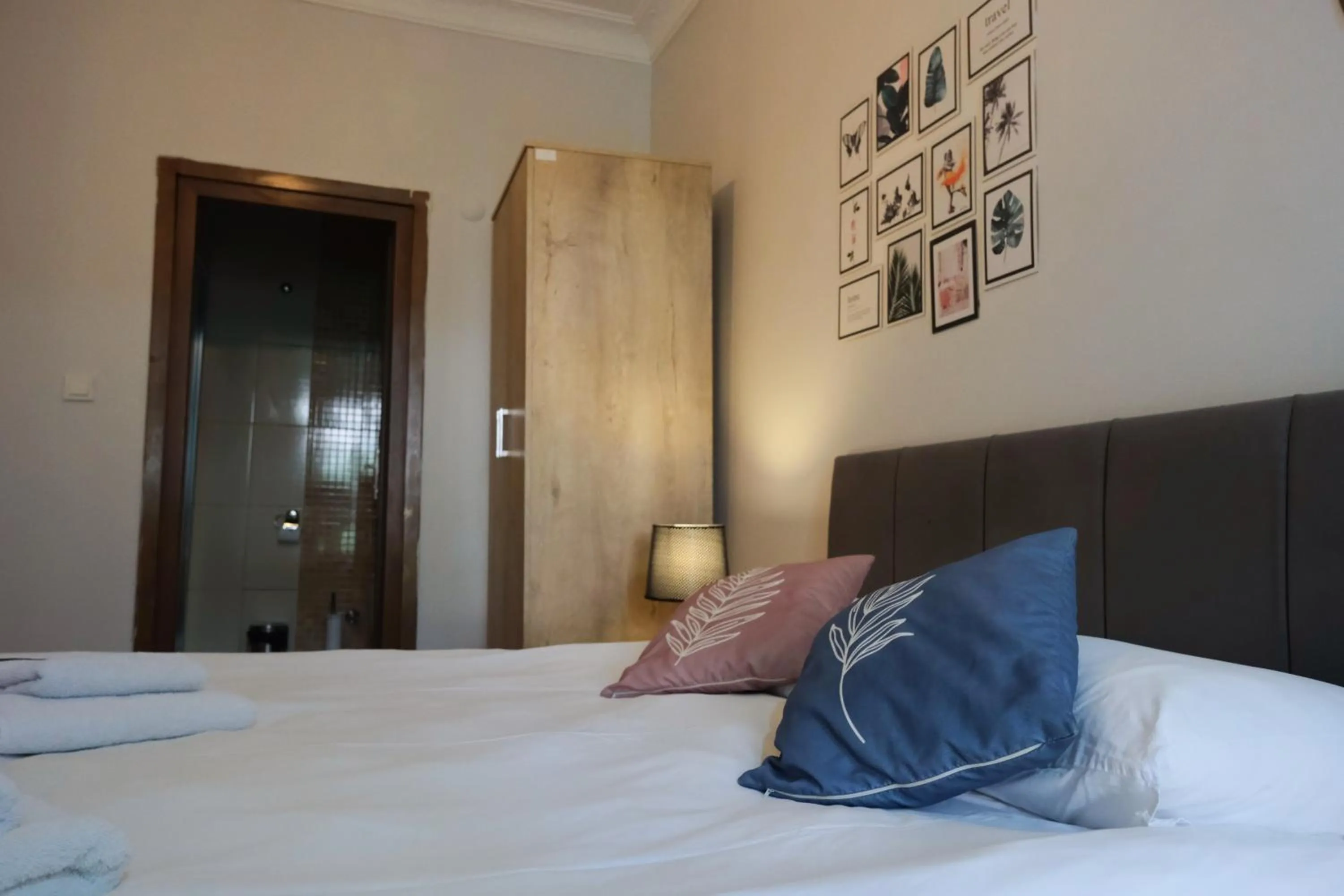 Bed in Kondoskali Hotel