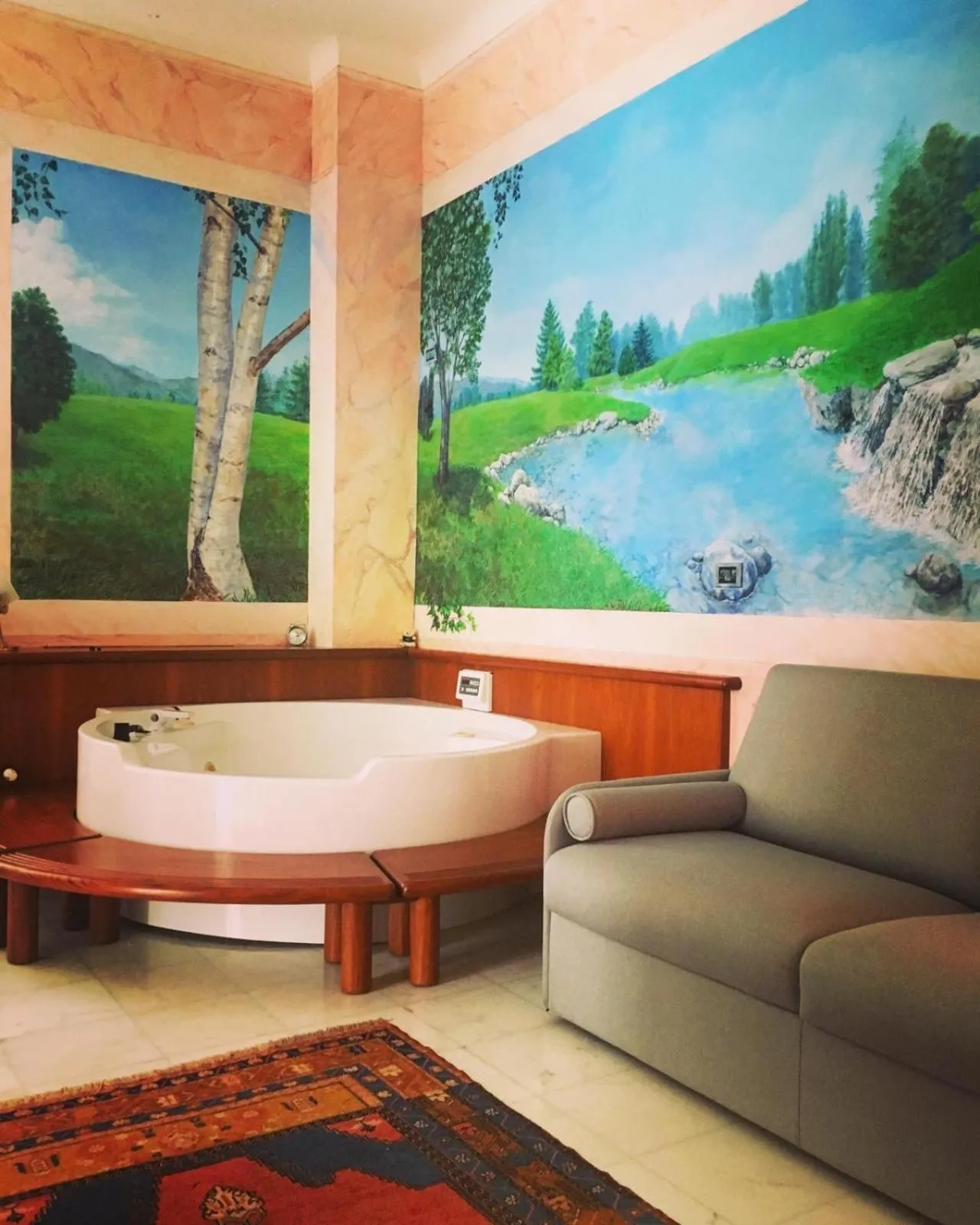 Hot Tub in Villa Mirosa