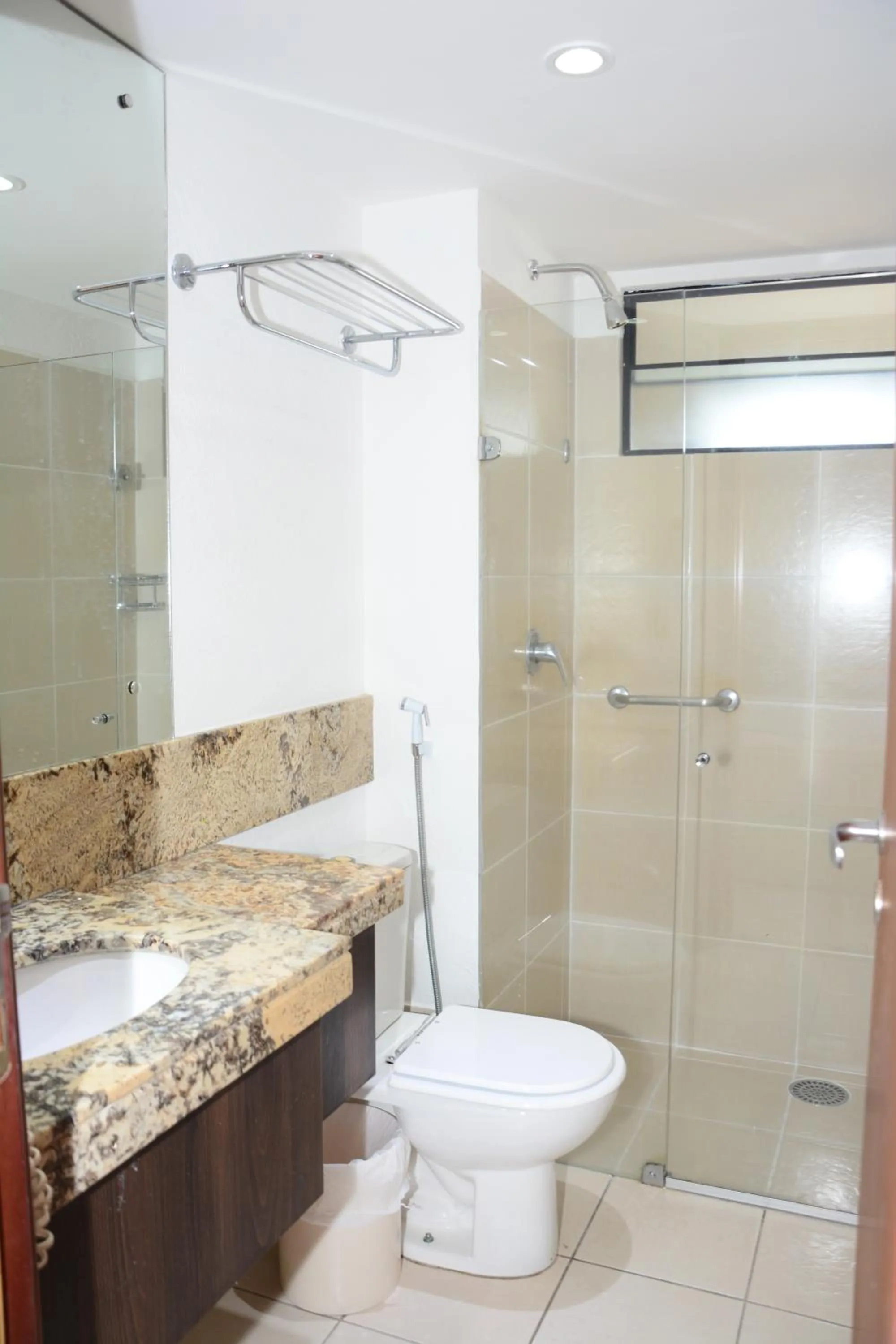 Bathroom in Natal Plaza requinte, conforto e vista para o mar