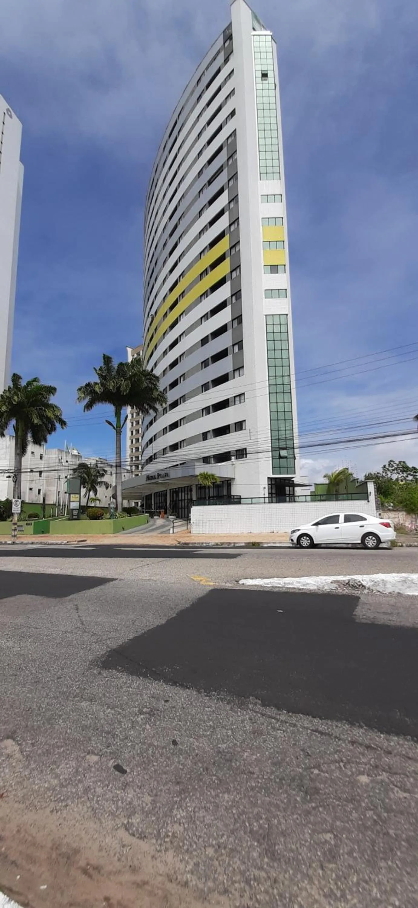 Property building in Natal Plaza requinte, conforto e vista para o mar