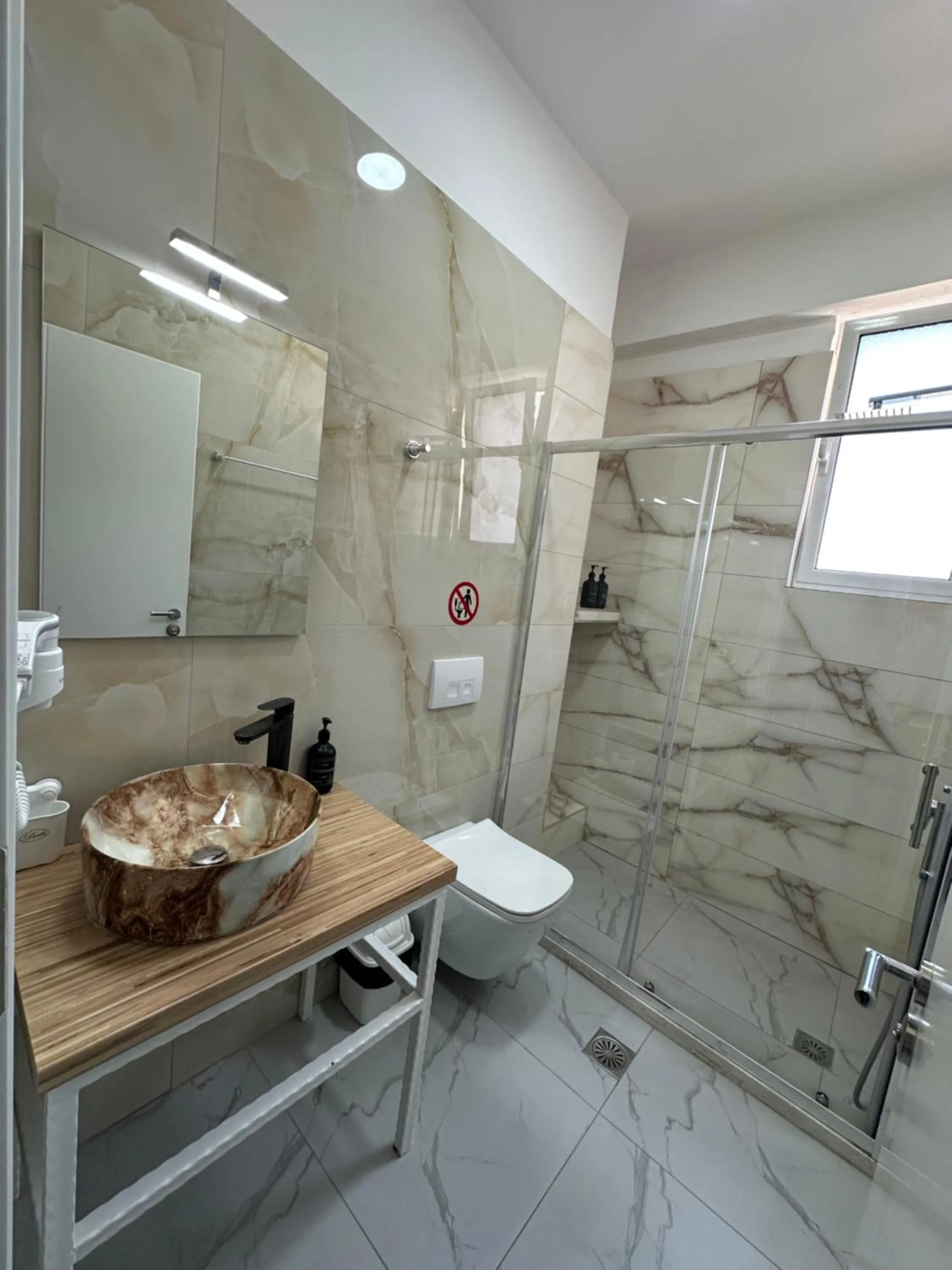 Shower in DREAM APARTMENTS Saranda