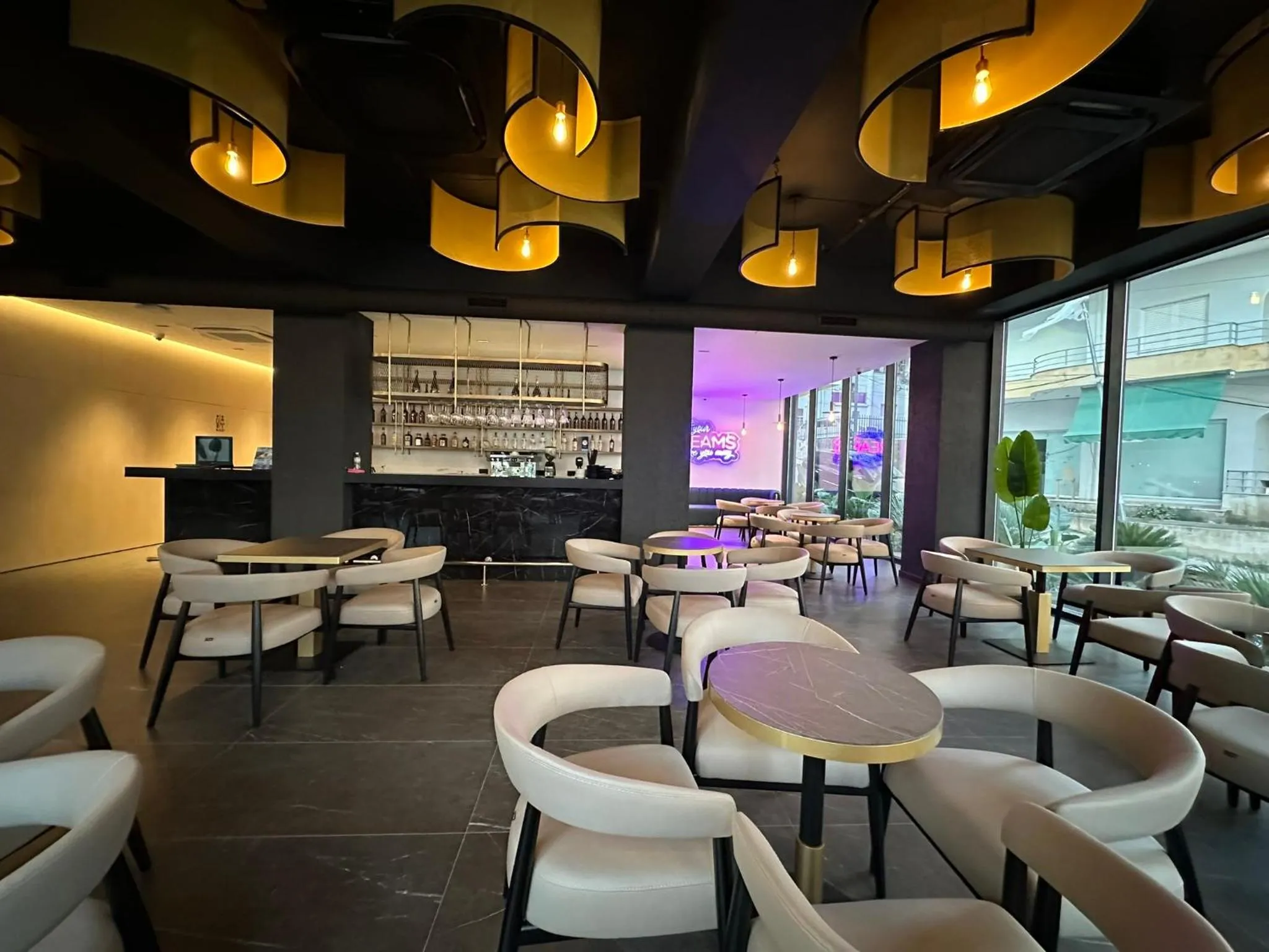 Lounge or bar in DREAM APARTMENTS Saranda