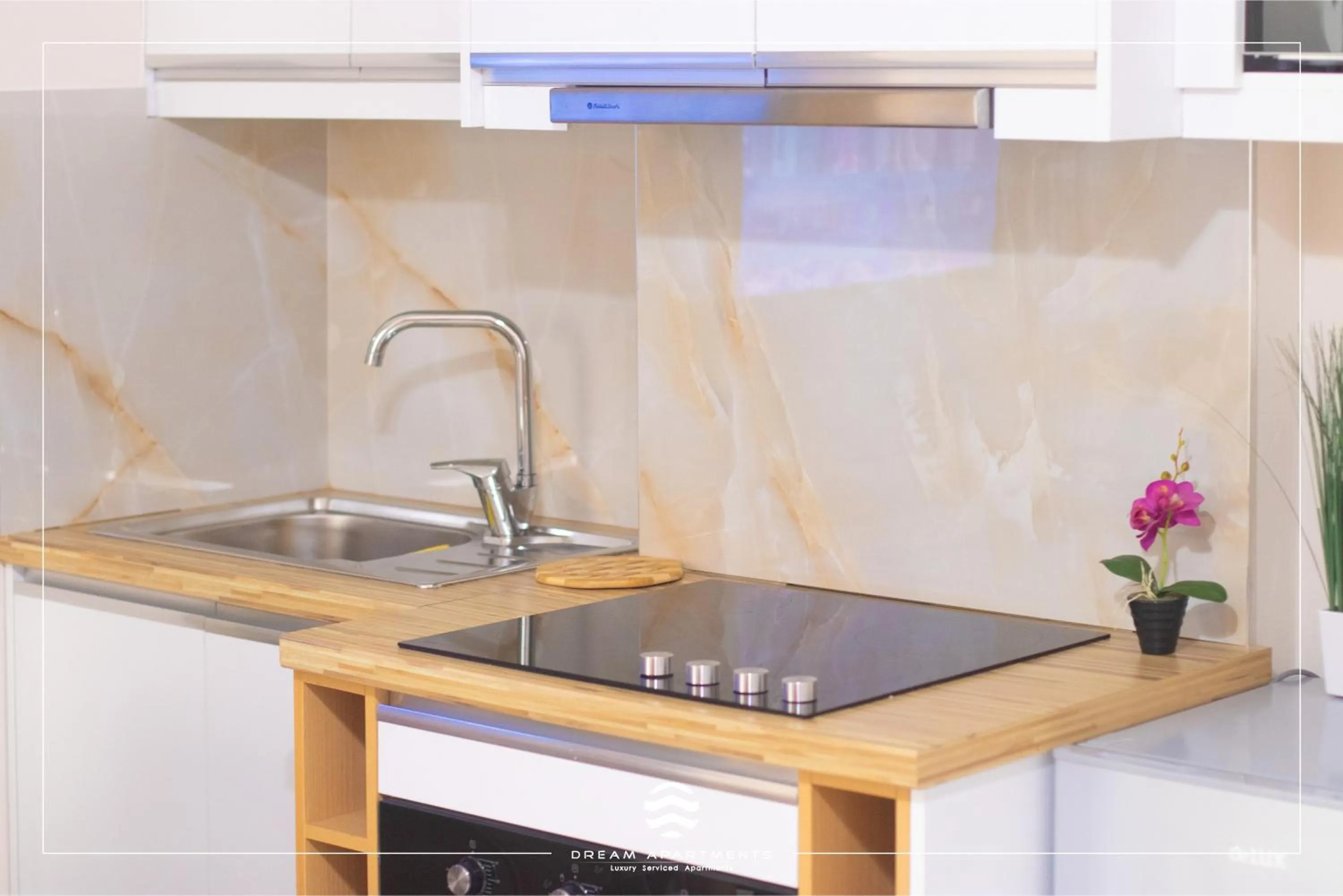 Kitchen or kitchenette in DREAM APARTMENTS Saranda