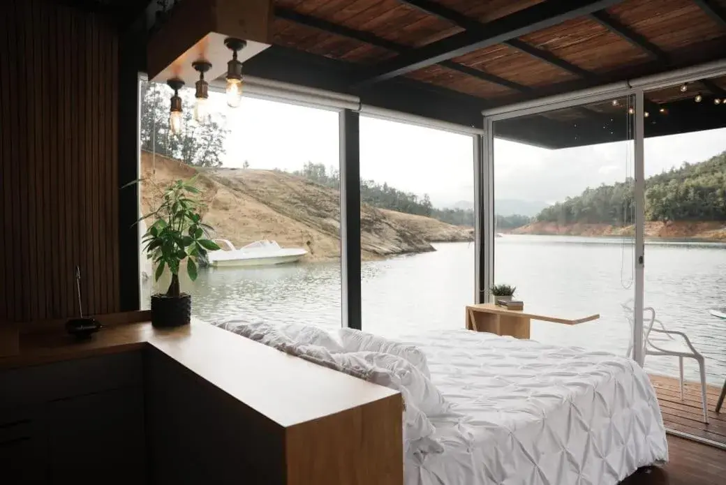 Triple Room with Lake View - single occupancy in Pietrasanta hotel campestre frente a la represa del Peñol y Guatape Triple Room with Lake View - single occupancy in Pietrasanta hotel campestre frente a la represa del Peñol y Guatape