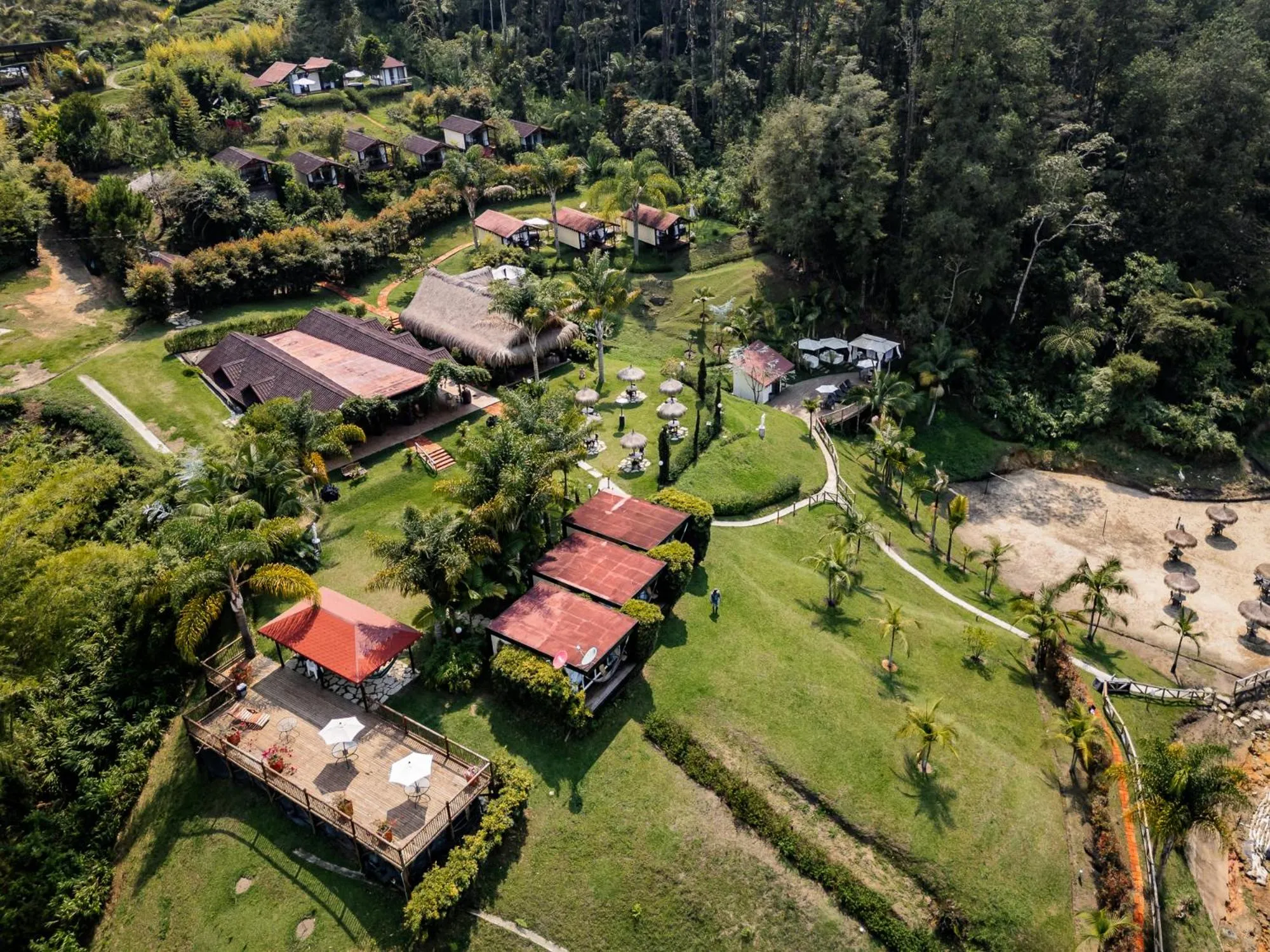 Property building in Pietrasanta hotel campestre frente a la represa del Peñol y Guatape