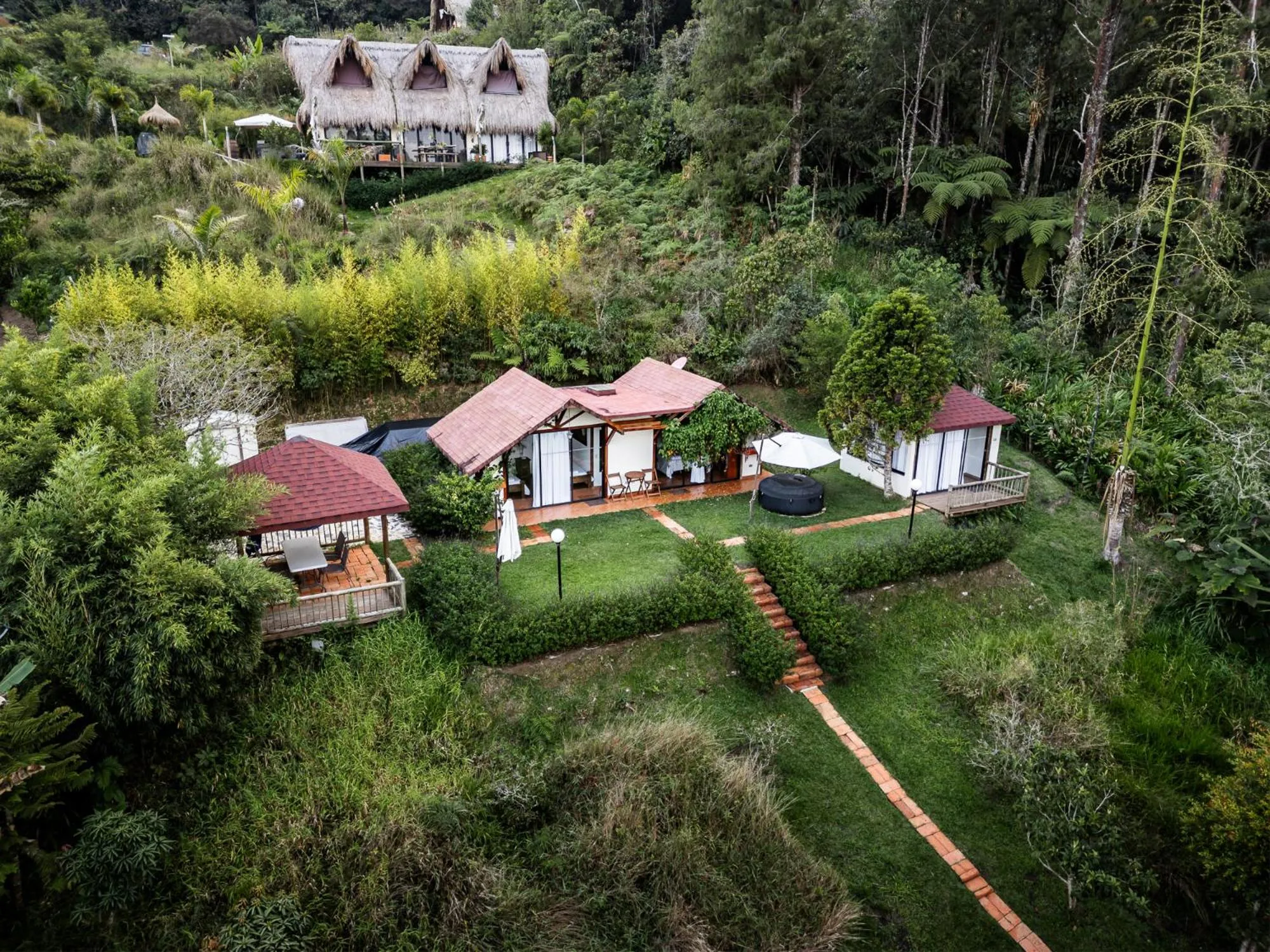Bird's eye view in Pietrasanta hotel campestre frente a la represa del Peñol y Guatape